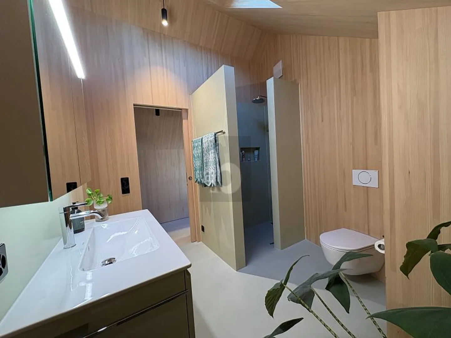 4.5 Room House - Photo 4 of 6