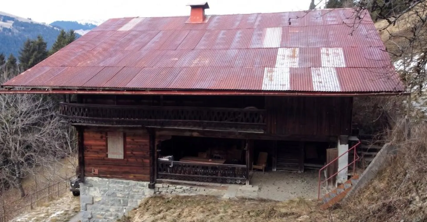 Old farmhouse from 1916 in the heart of nature - Val d'Illiez - Photo 1 of 9