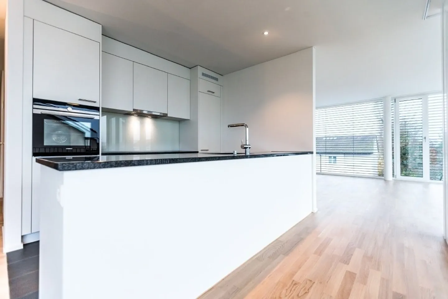 Large, bright apartment in Allschwil sought? - Photo 3 of 8