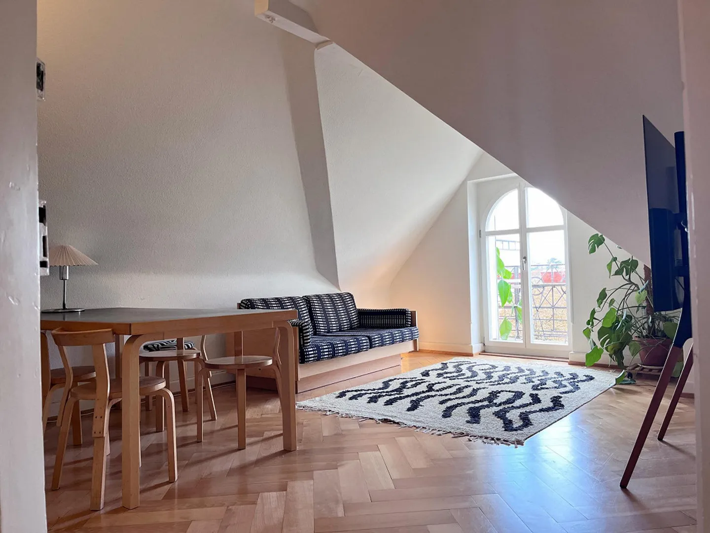 4-room attic apartment in the Gotthelf district - Photo 1 of 9