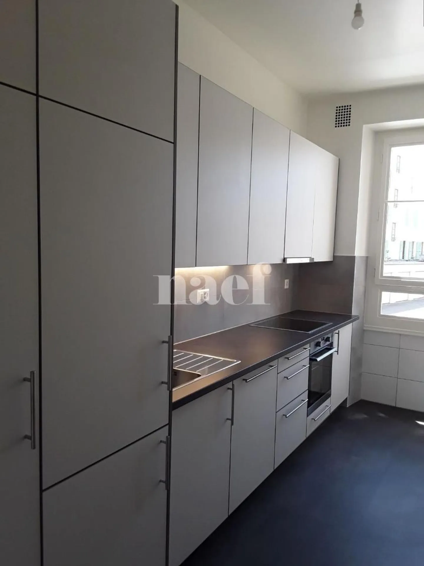 Apartment with 3.5 rooms near the UN - Photo 2 of 10