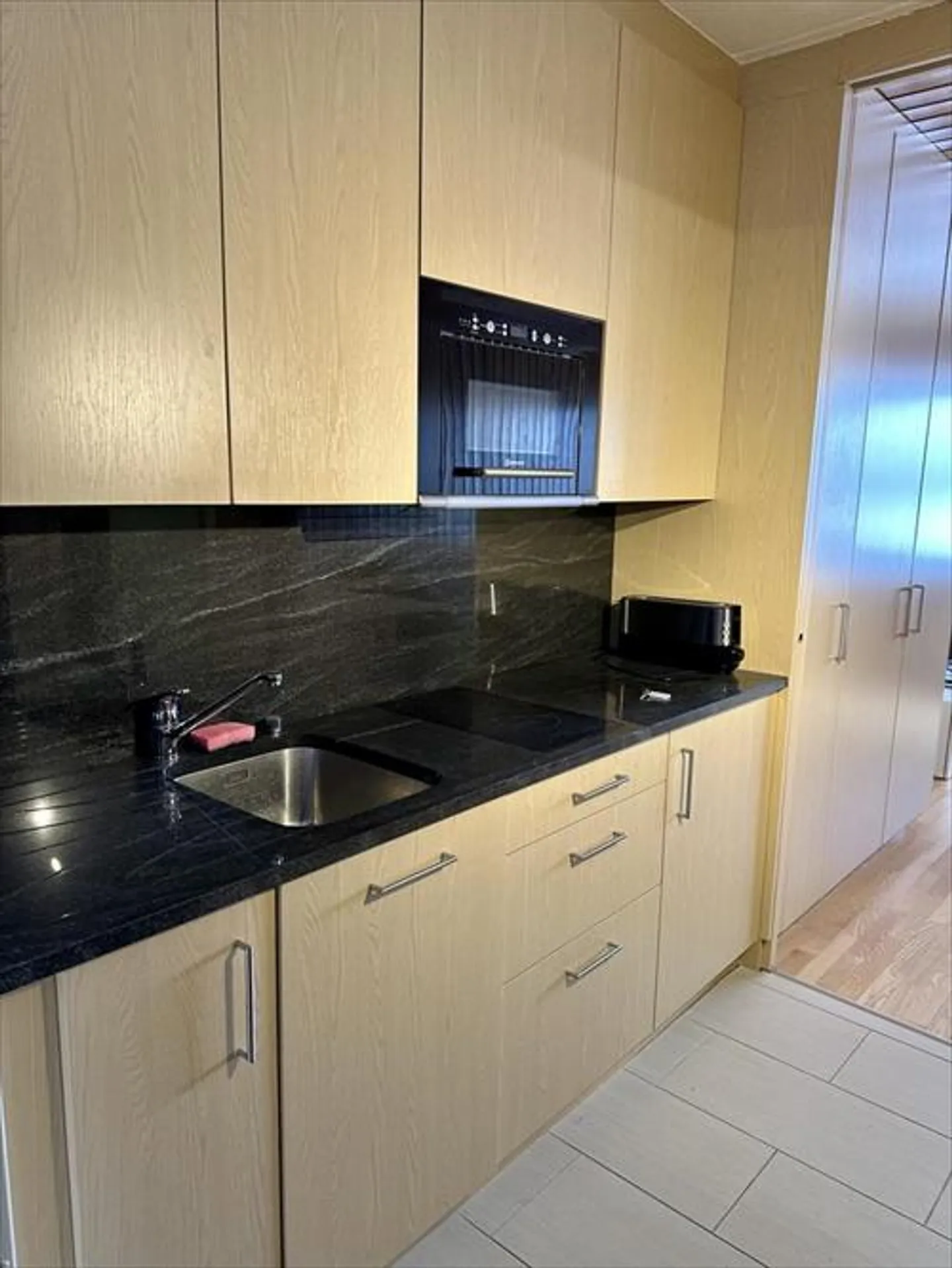 Incantevole studio nel centro di Montana. Disponibile dal 1-04-2024 - Foto 3 di 6