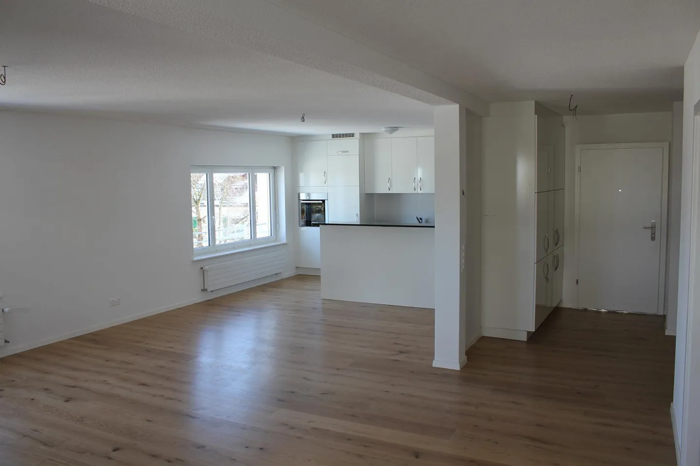 Charming apartment with a wonderful view - Photo 4 of 9