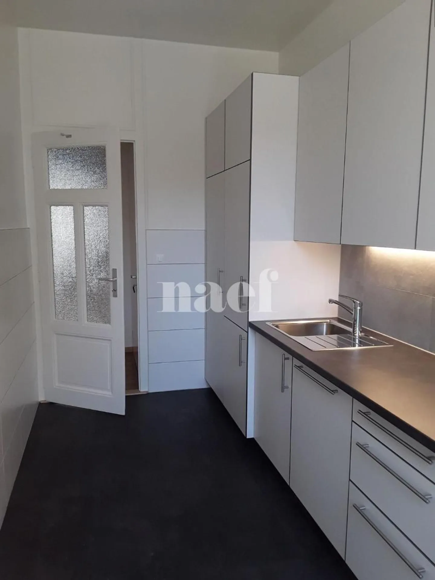Apartment with 3.5 rooms near the UN - Photo 3 of 10