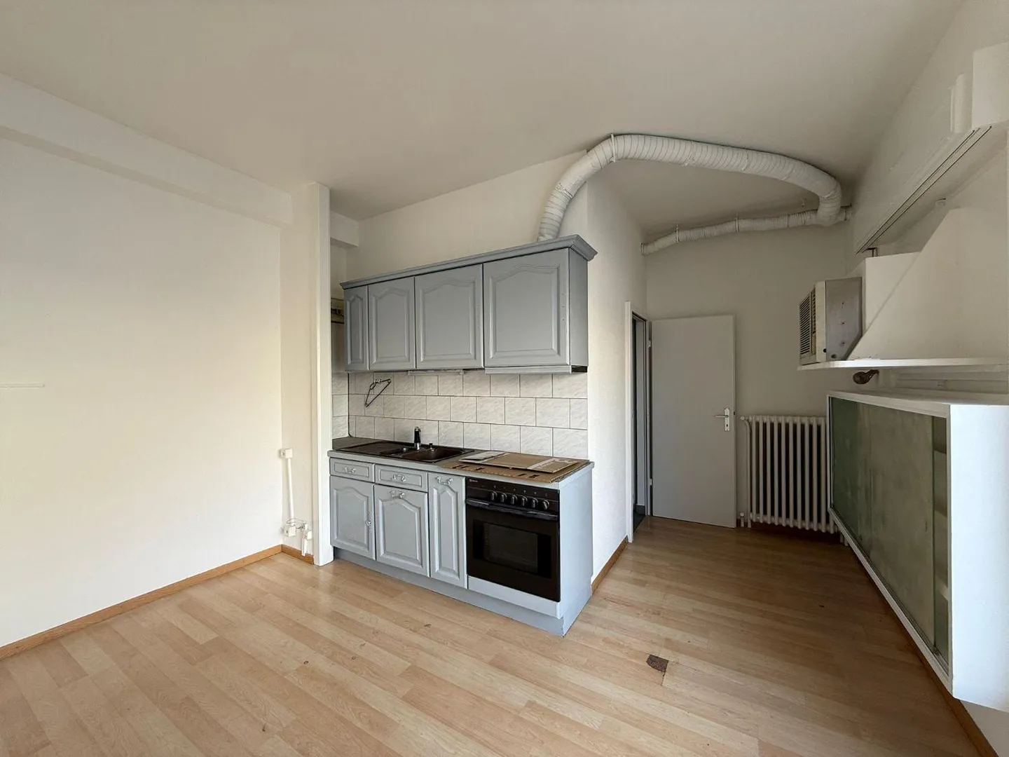 Medical Office 2 Rooms - Photo 2 of 7