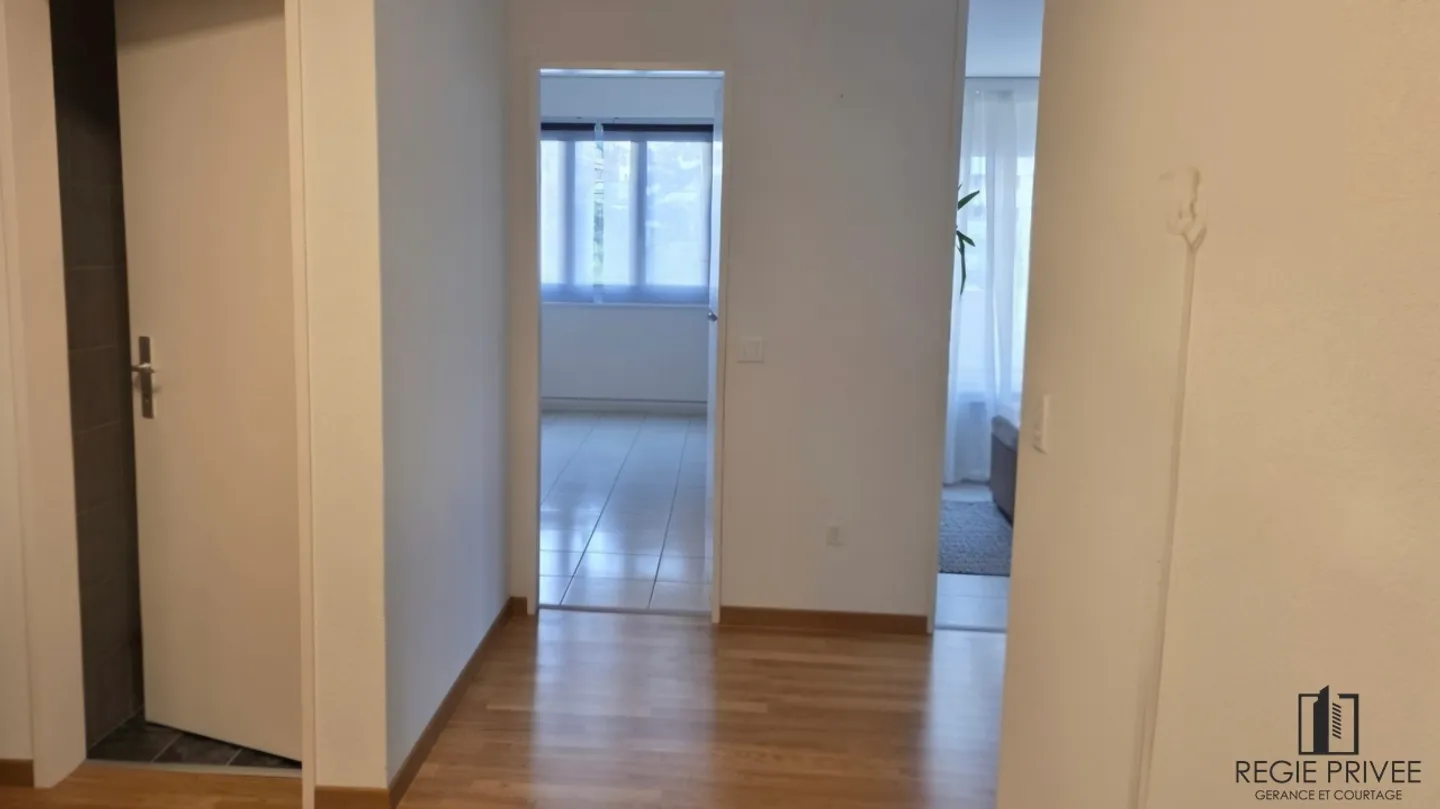 3.5 room apartment with balcony - Photo 3 of 10