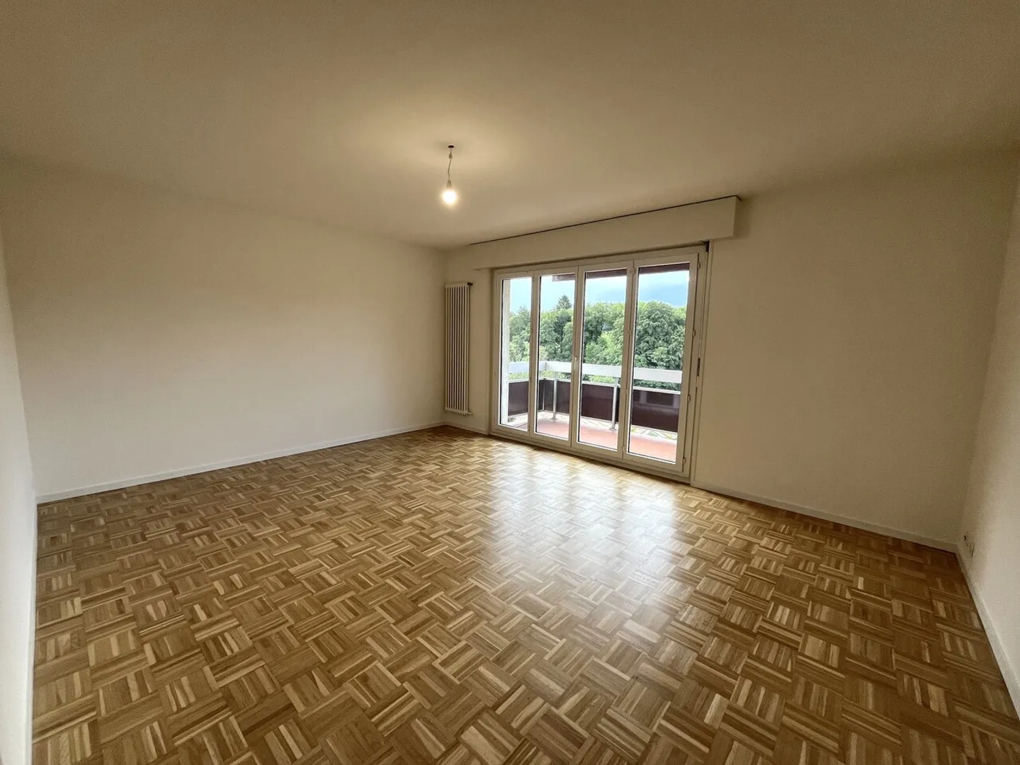 Grande studio con balcone a Saubraz - Foto 1 di 4