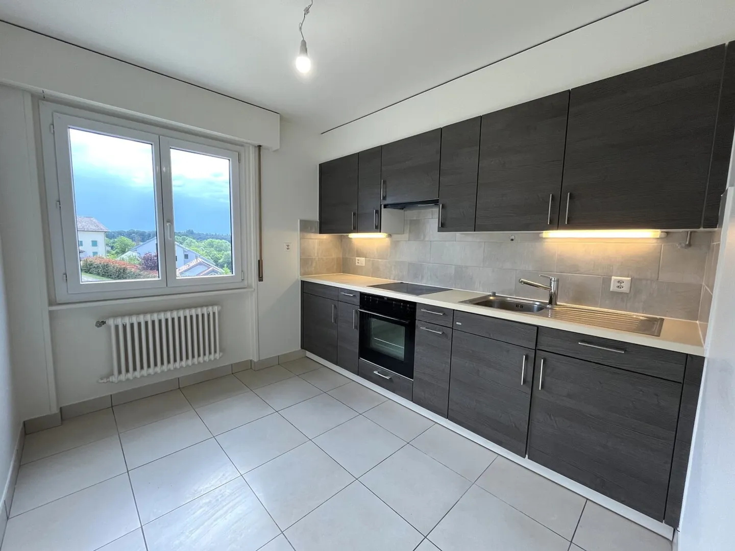 Grande studio con balcone a Saubraz - Foto 2 di 4