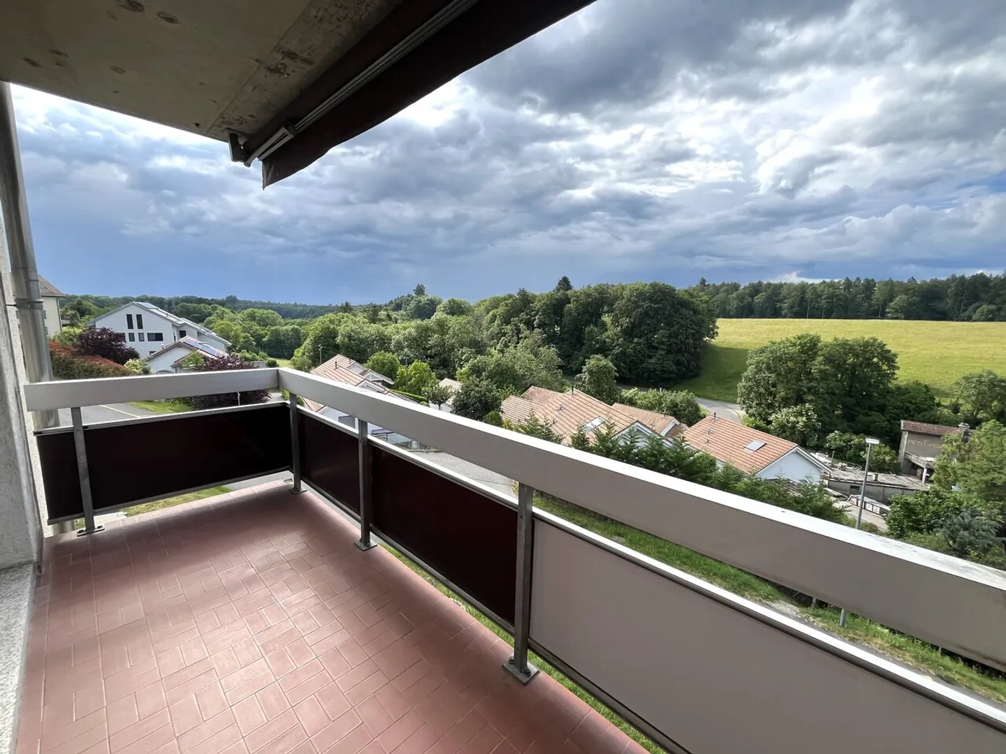 Grande studio con balcone a Saubraz - Foto 4 di 4