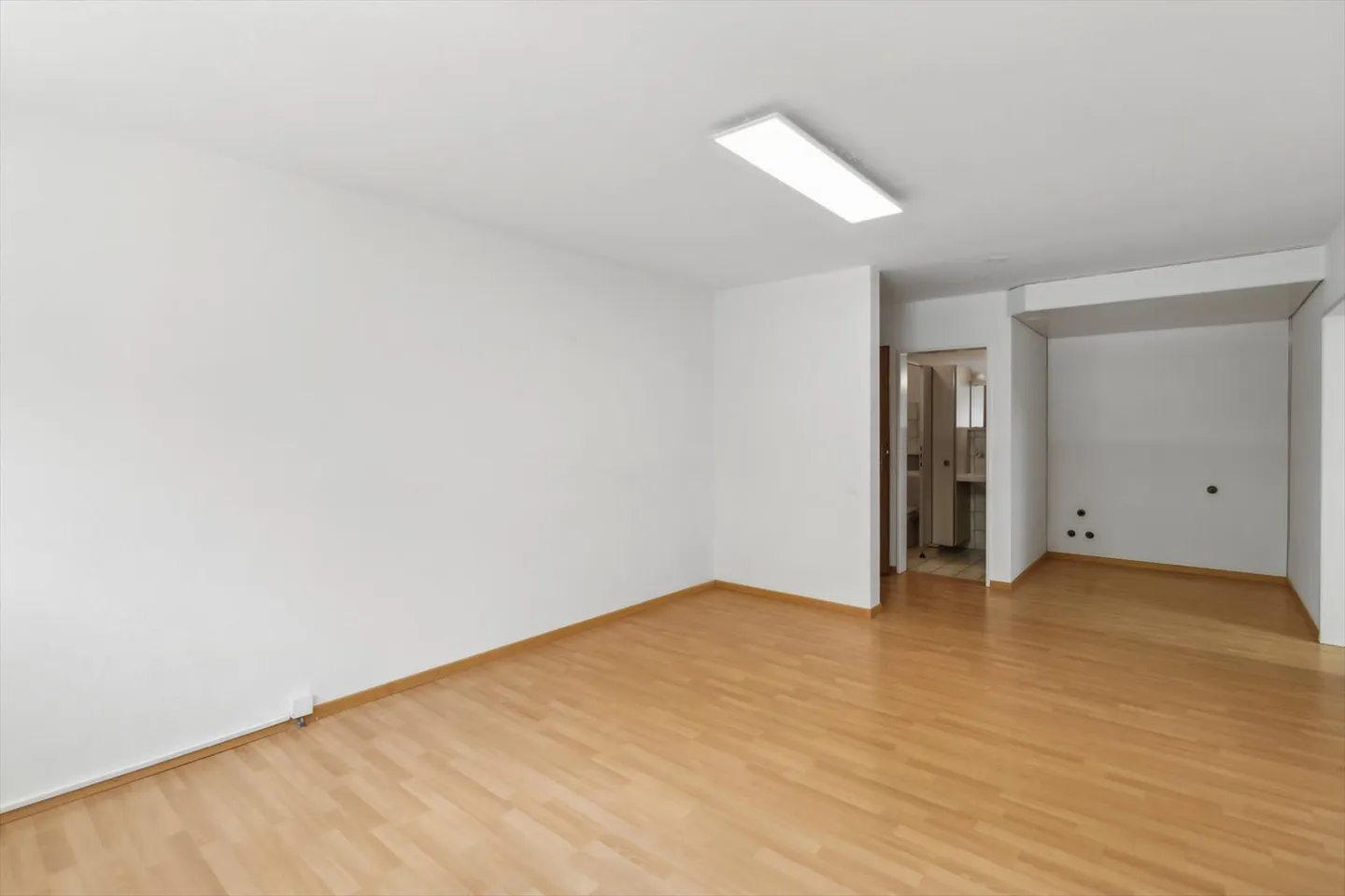 Bellissimo spazio ufficio in affitto - pronto per essere abitato e iniziare! - Foto 6 di 7