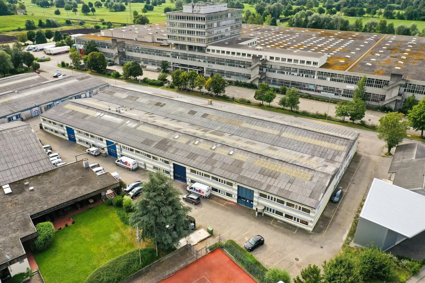 Tout sous un même toit : Production, Commerce, Bureau - Photo 1 sur 5