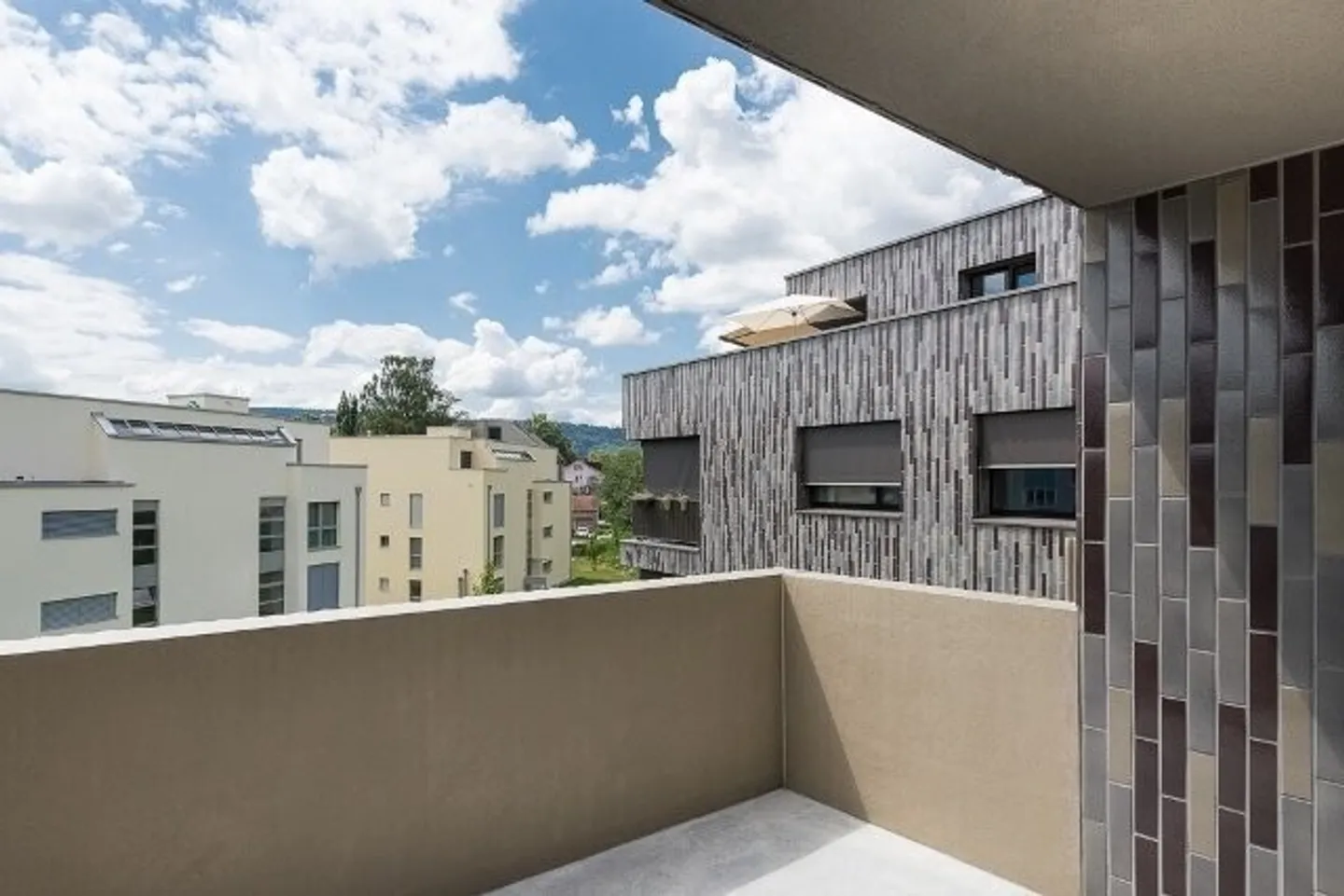 Modernes Apartment mit Balkon - Foto 6 von 6