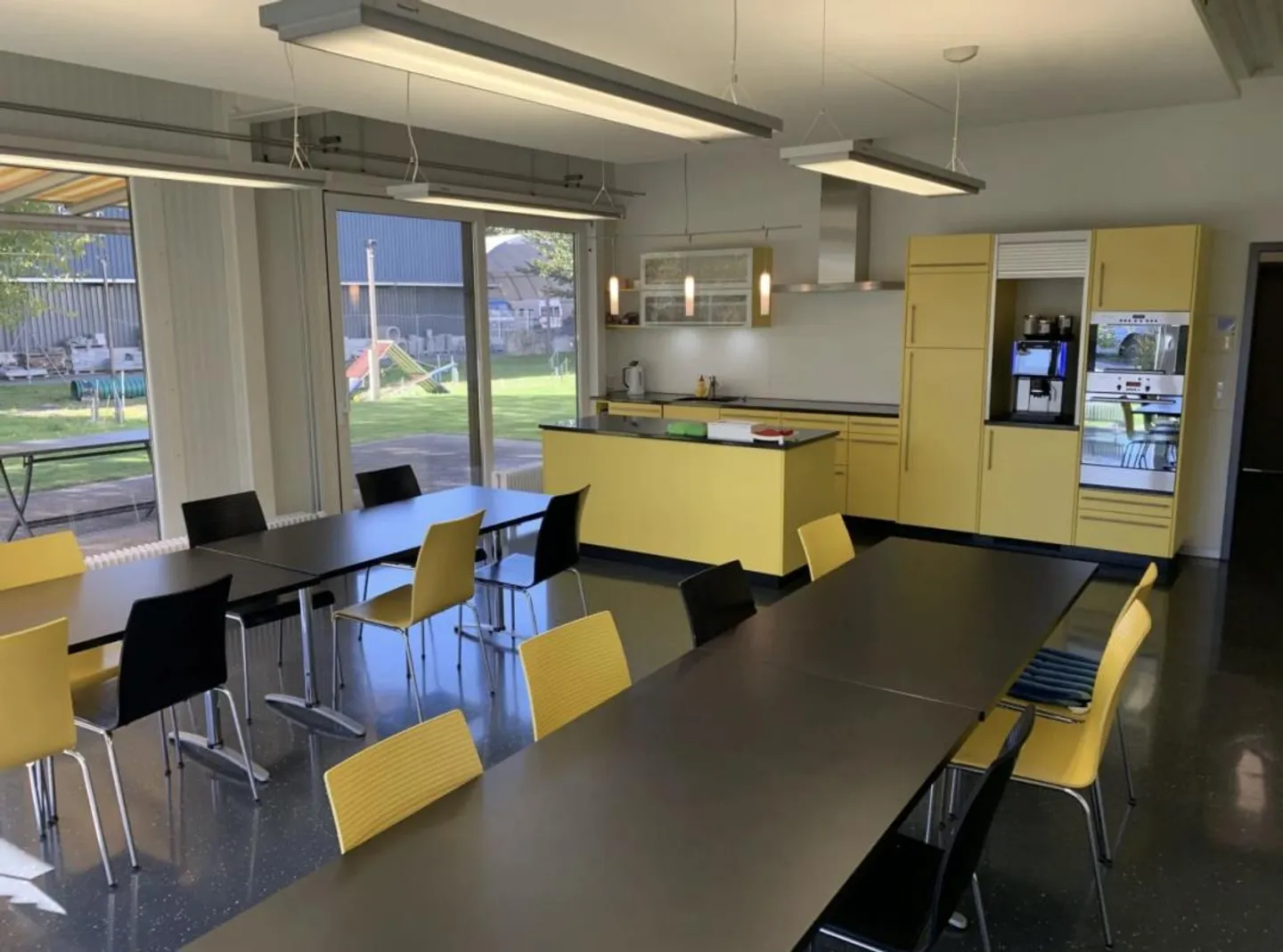 FLEXIBLE RENTABLE OFFICE SPACES IN MOSERPARK - Photo 3 of 11