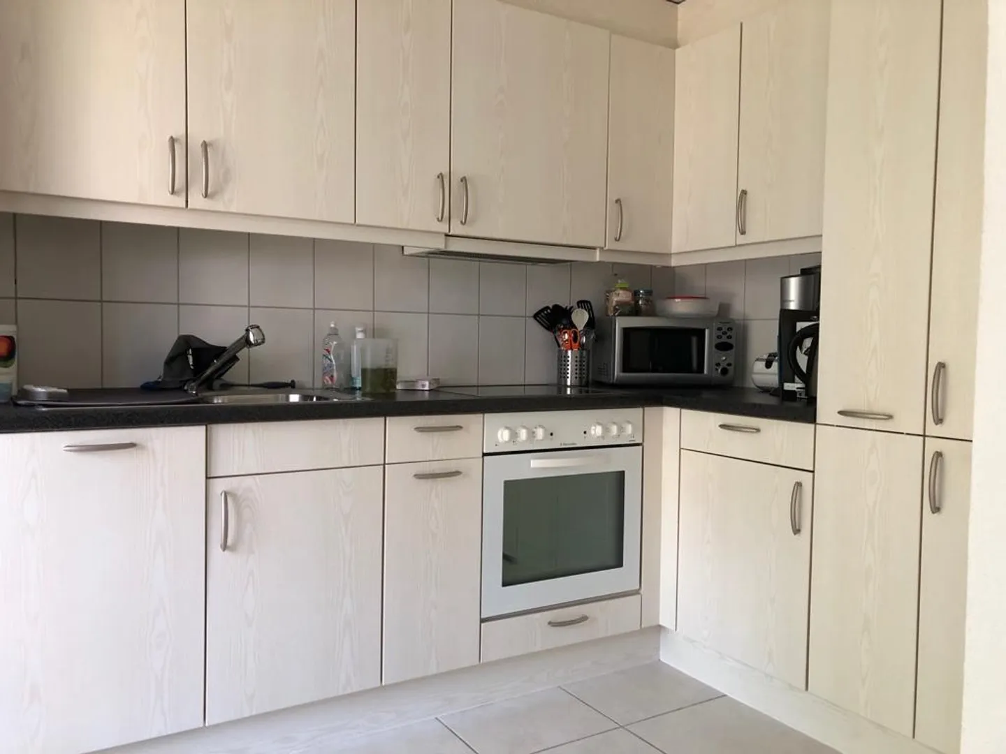 Ideale per te! Appartamento al piano terra di 2,5 locali con patio - Foto 5 di 8