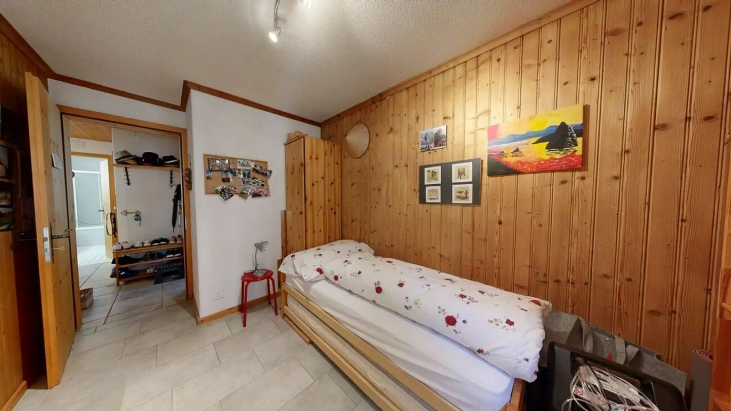 Prendere il sole nel quartiere residenziale di Bünda - Foto 9 di 10