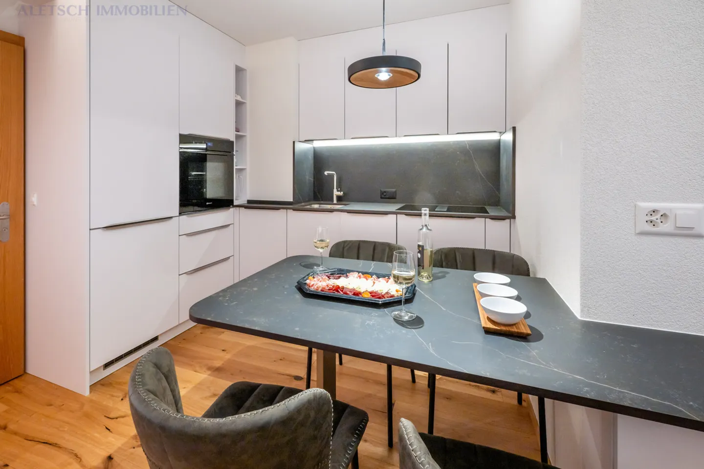 Ski-in/Ski-out Chalet in Aletsch - Photo 5 of 7