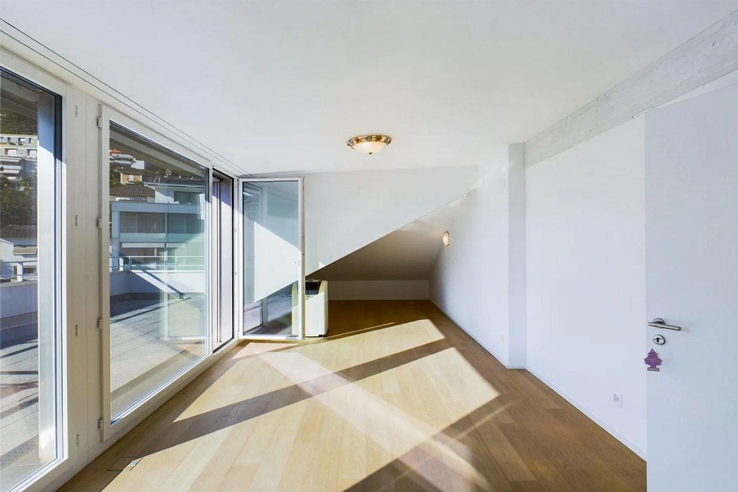 Muralto - Luxury Penthouse in the Noble Villa Balli - Photo 16 of 30