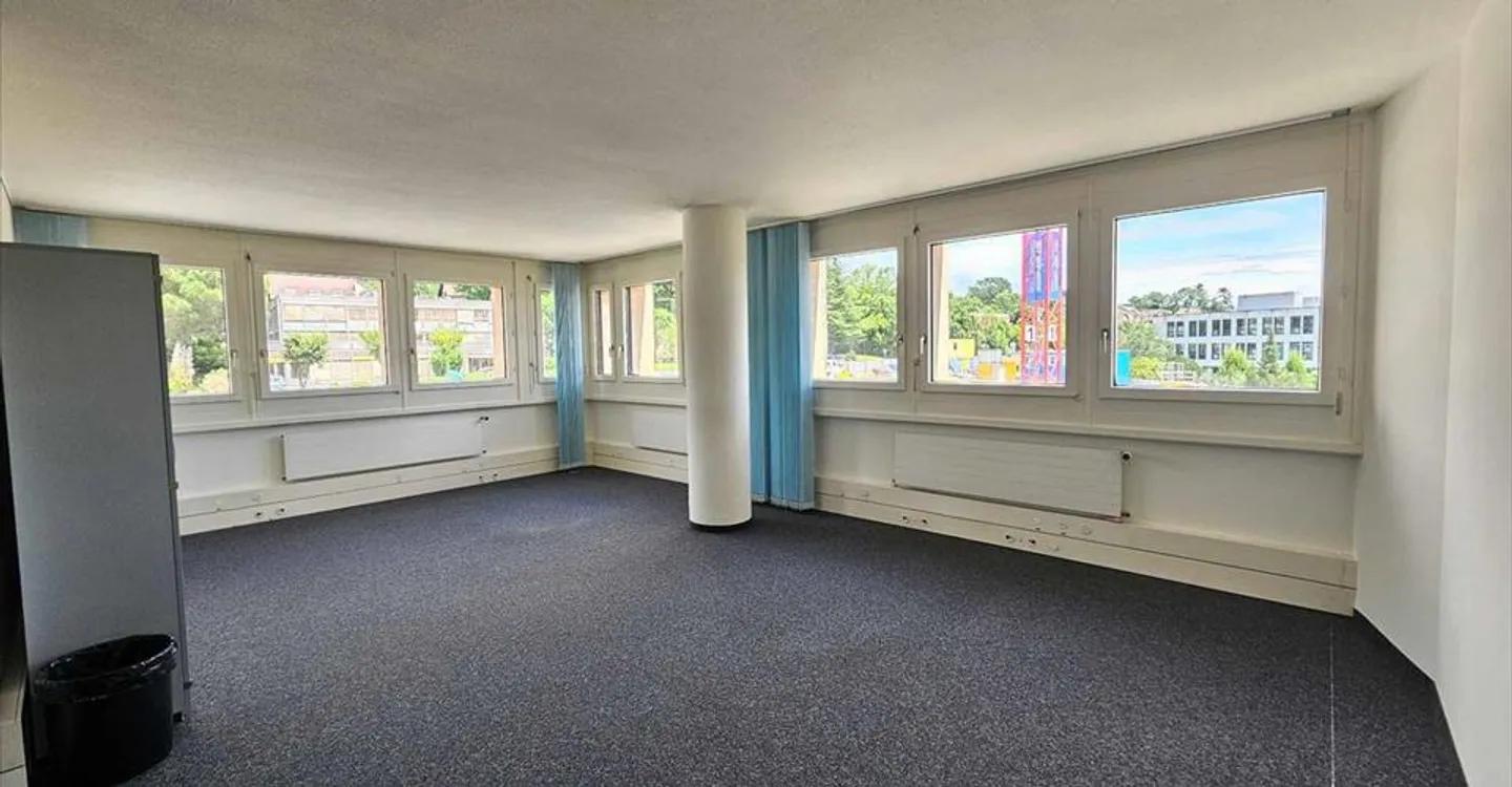 Office space for rent - Photo 2 of 8