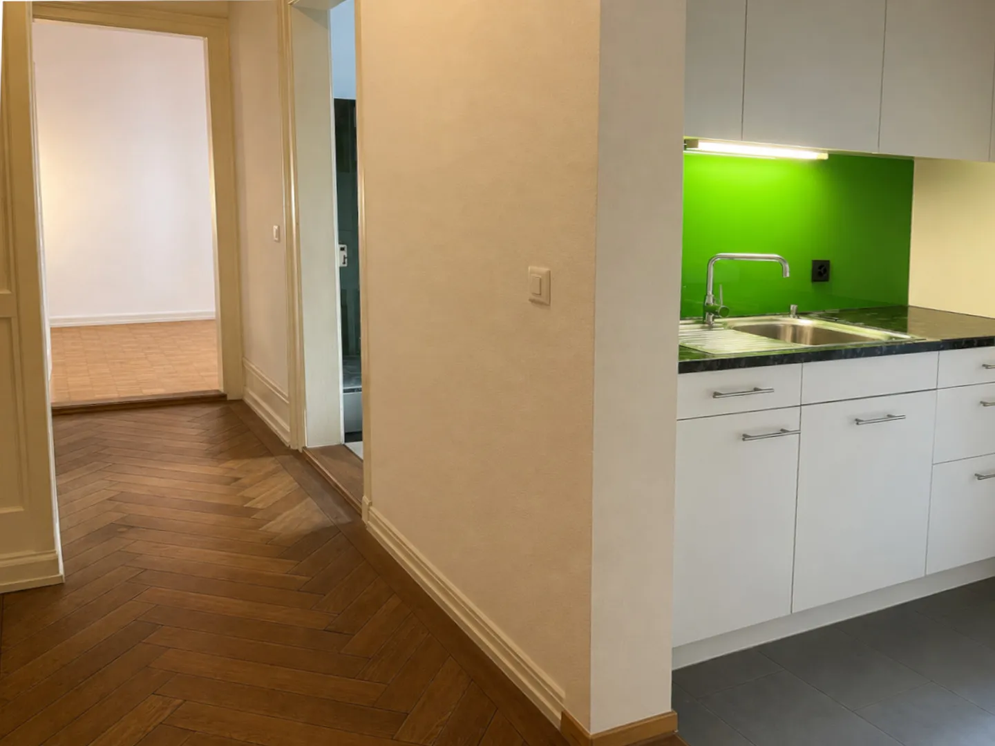 Office for Rent - Central Location in Zurich - Photo 2 of 4