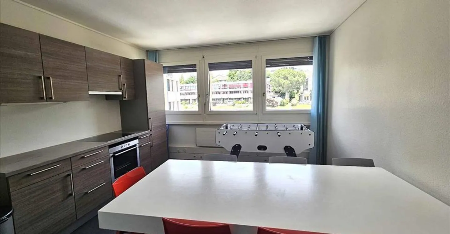 Office space for rent - Photo 3 of 8