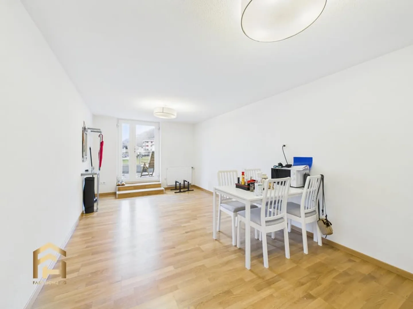 Charmante 3.5 ZWG in ruhiger Lage  gepflegt, renoviert und zentral - Foto 2 von 13