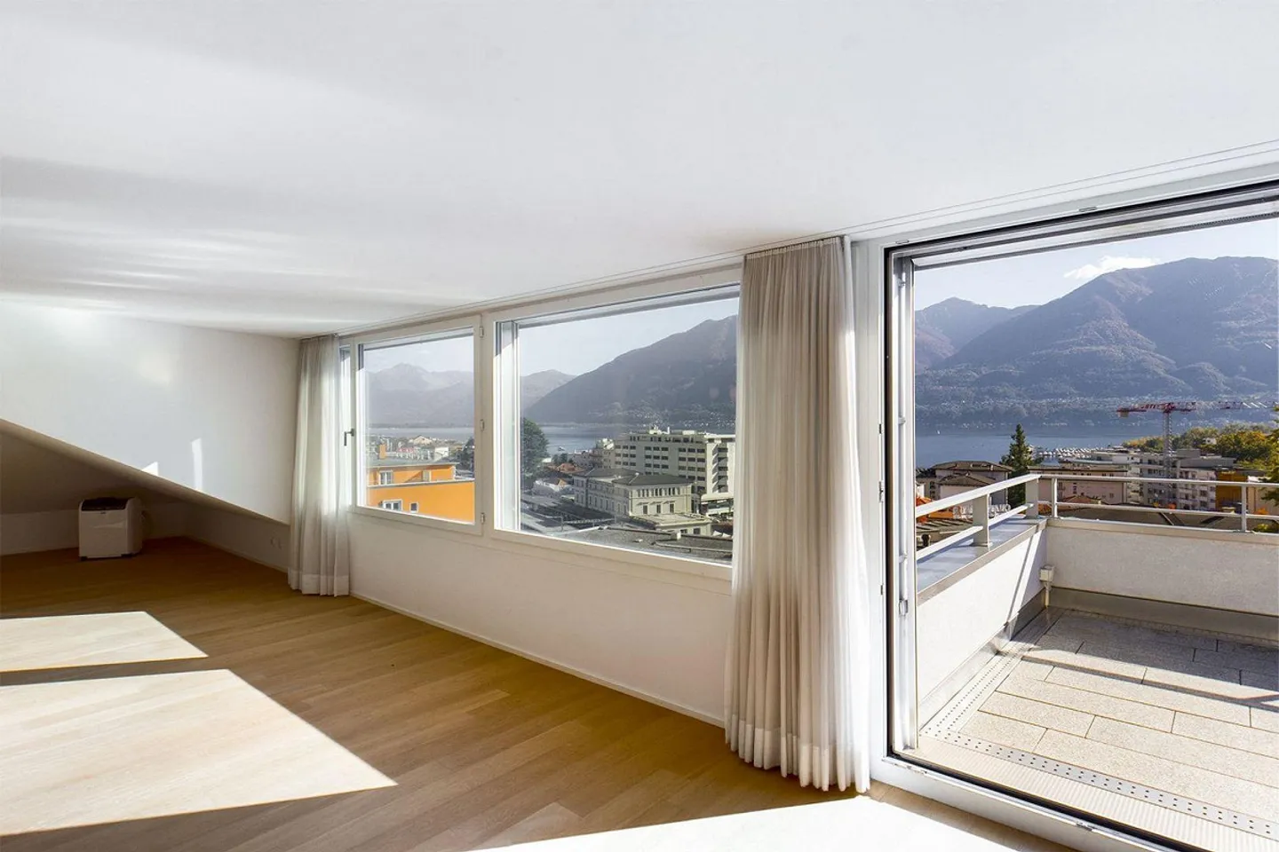 Muralto - Luxury Penthouse in the Noble Villa Balli - Photo 28 of 30