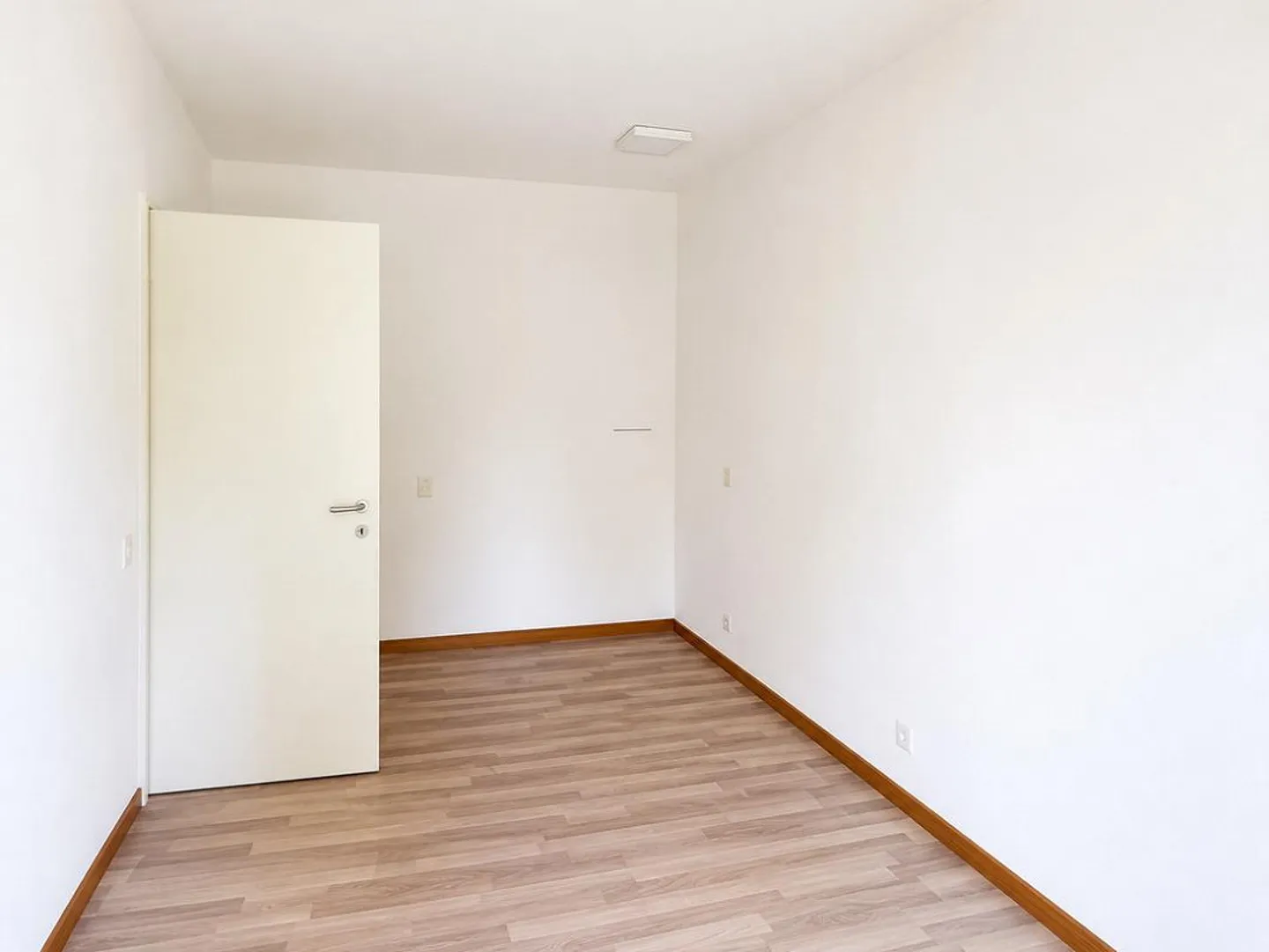 LUGANO - FOR RENT BRIGHT 4.5 ROOMS WITH TERRACE - Photo 4 of 9