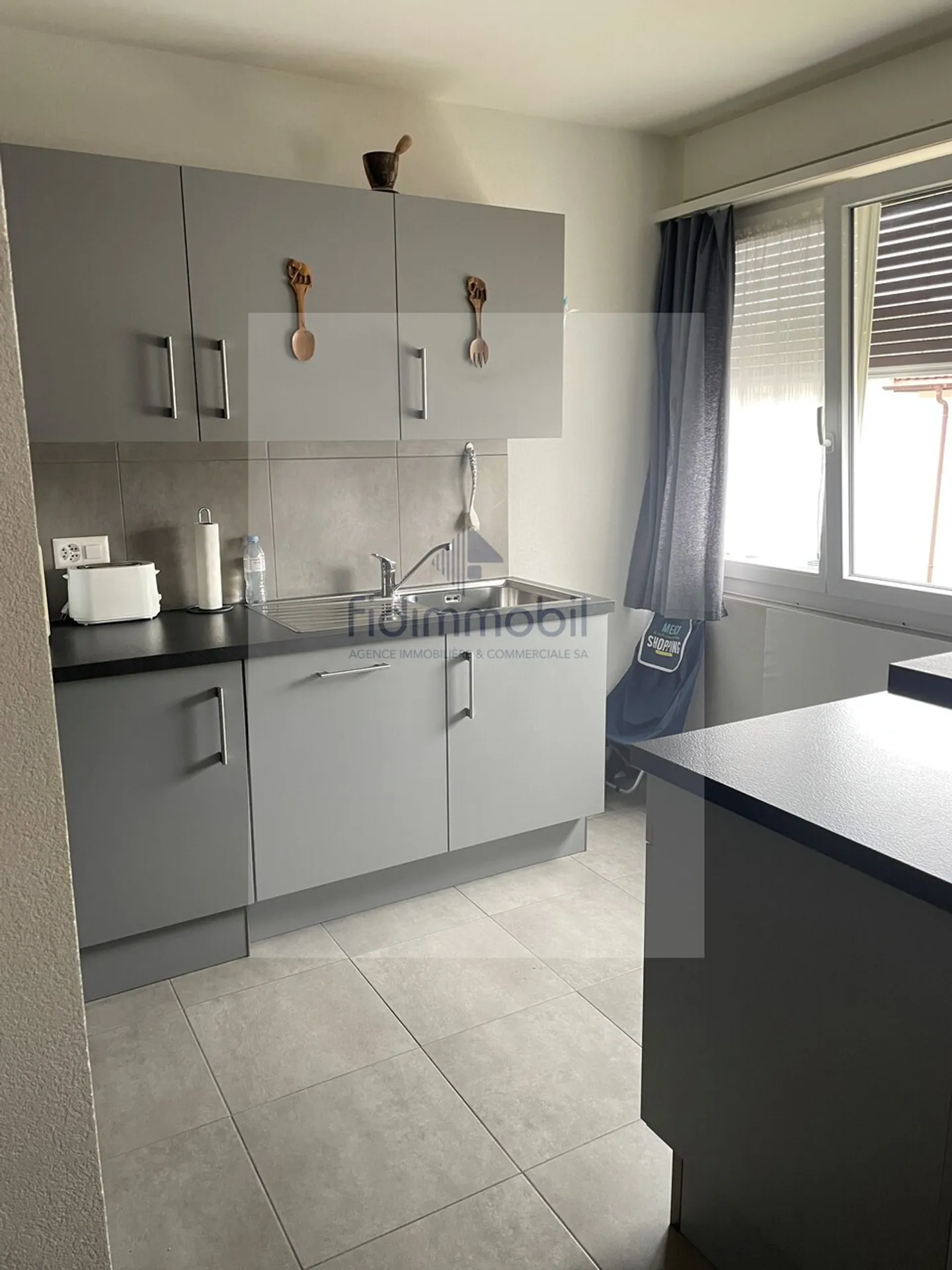 APARTMENT NEAR ALL TRANSPORTATION - Photo 2 of 4