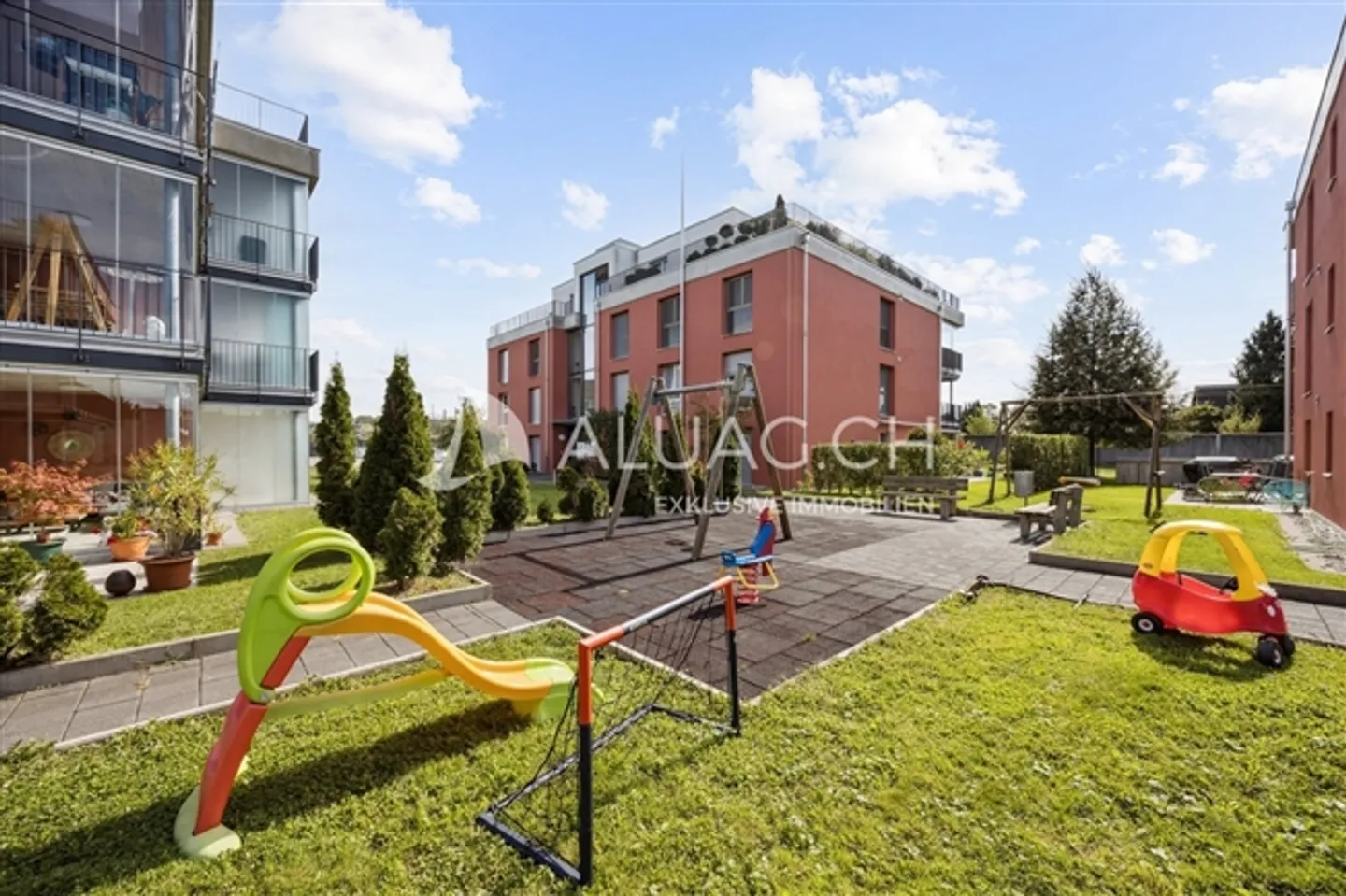 APPARTAMENTO LUMINOSO DI 4,5 STANZE CON GIARDINO D'INVERNO - Foto 11 di 11