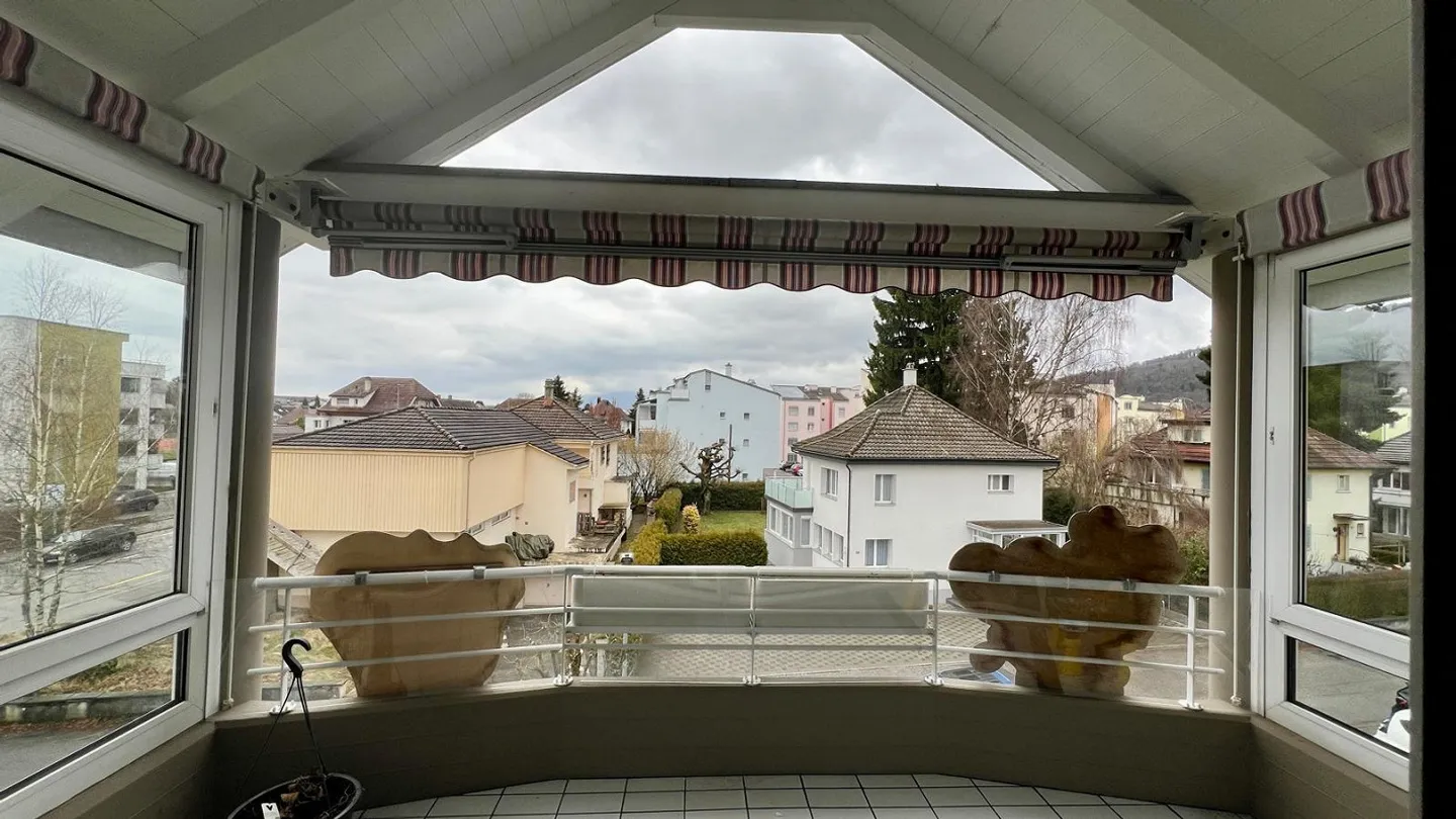 Ampio appartamento ristrutturato di 5,5 stanze con galleria - Foto 2 di 18