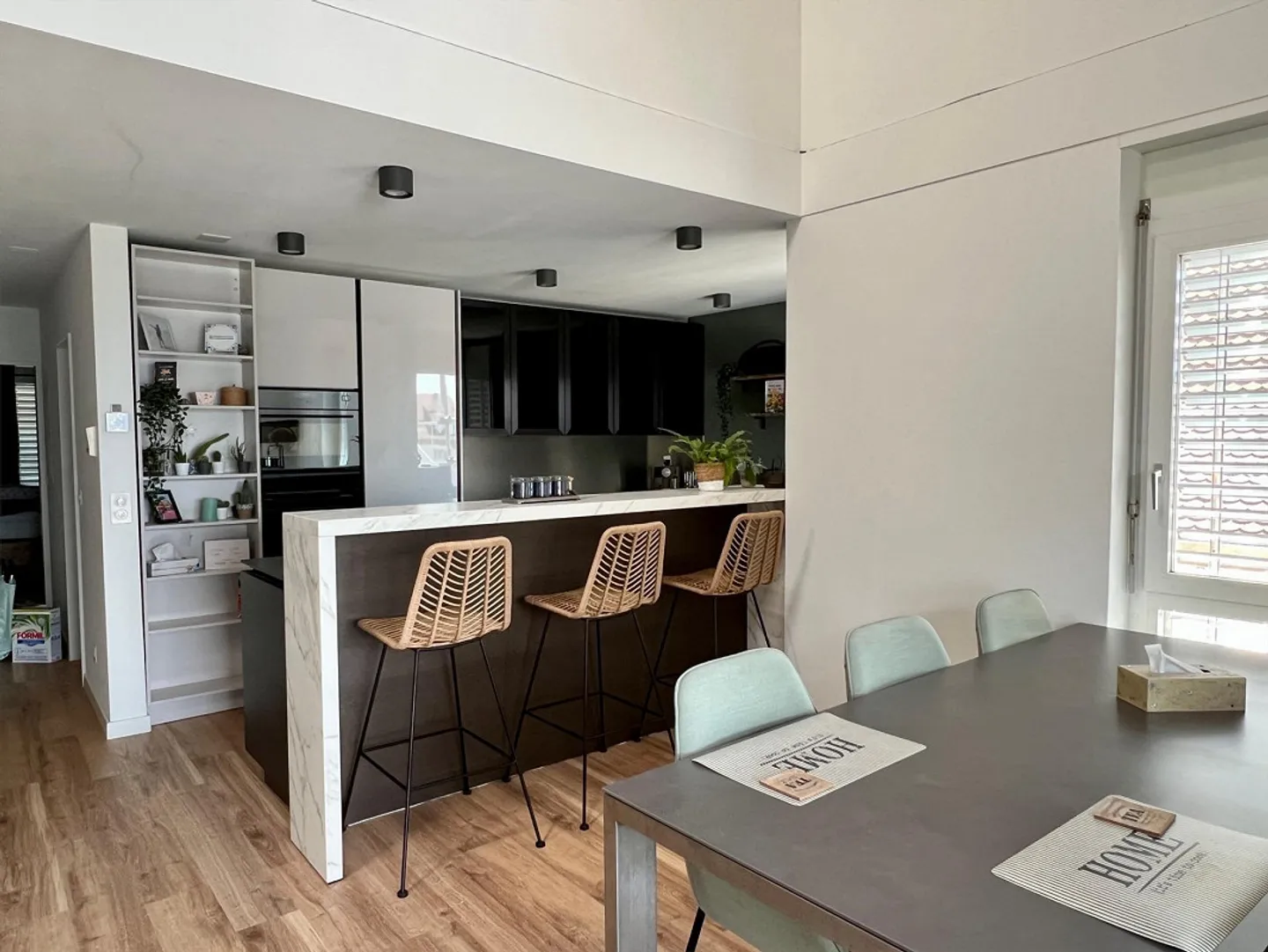 Ampio appartamento ristrutturato di 5,5 stanze con galleria - Foto 6 di 18