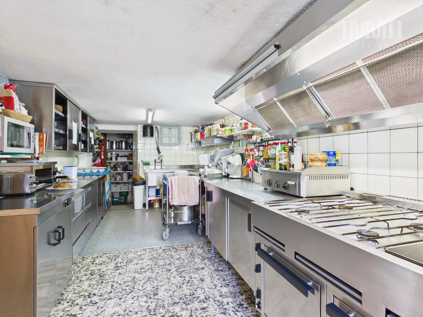 Appartamento Duplex con Caffè-Ristorante - Foto 7 di 33