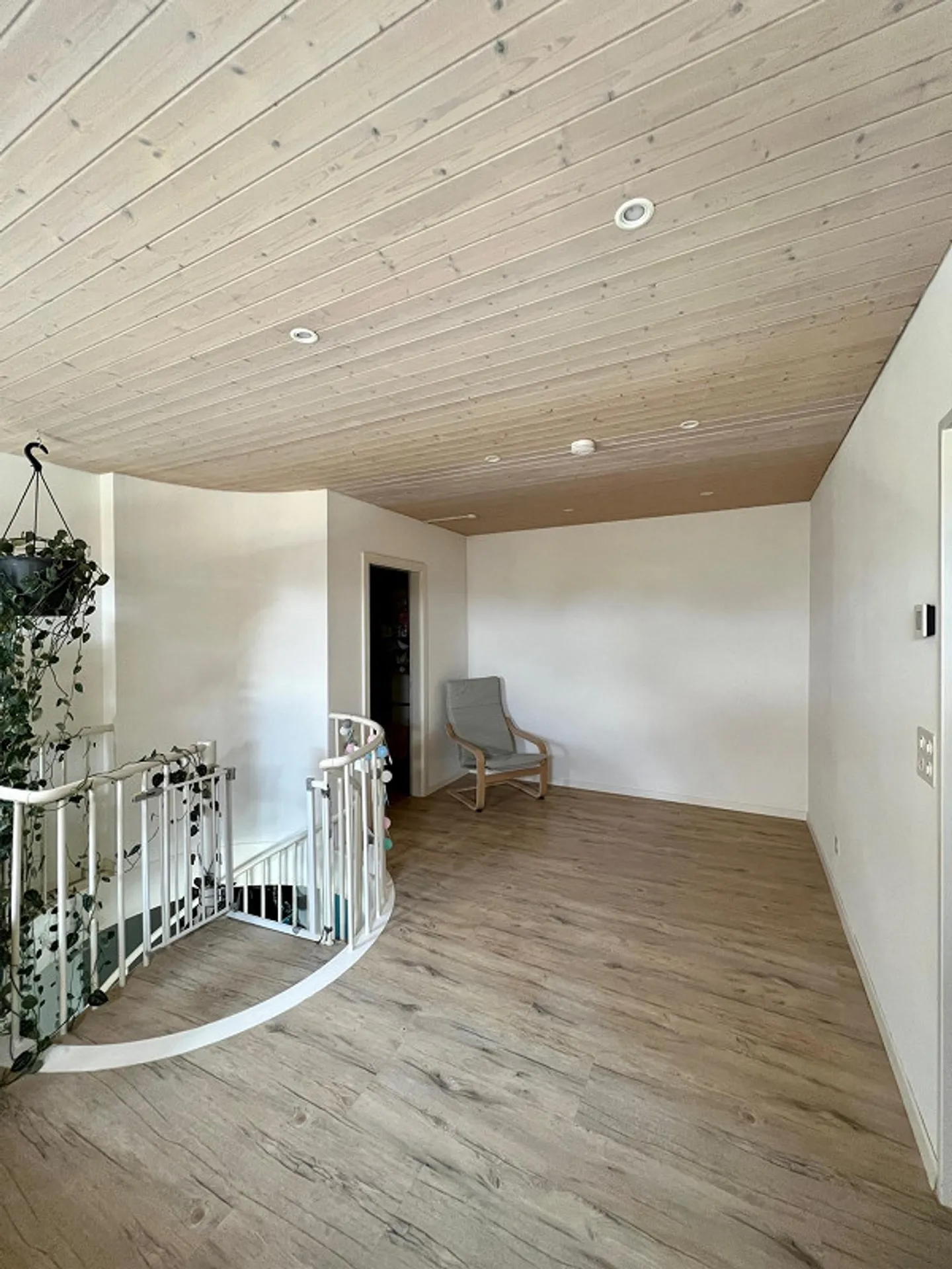 Ampio appartamento ristrutturato di 5,5 stanze con galleria - Foto 16 di 18