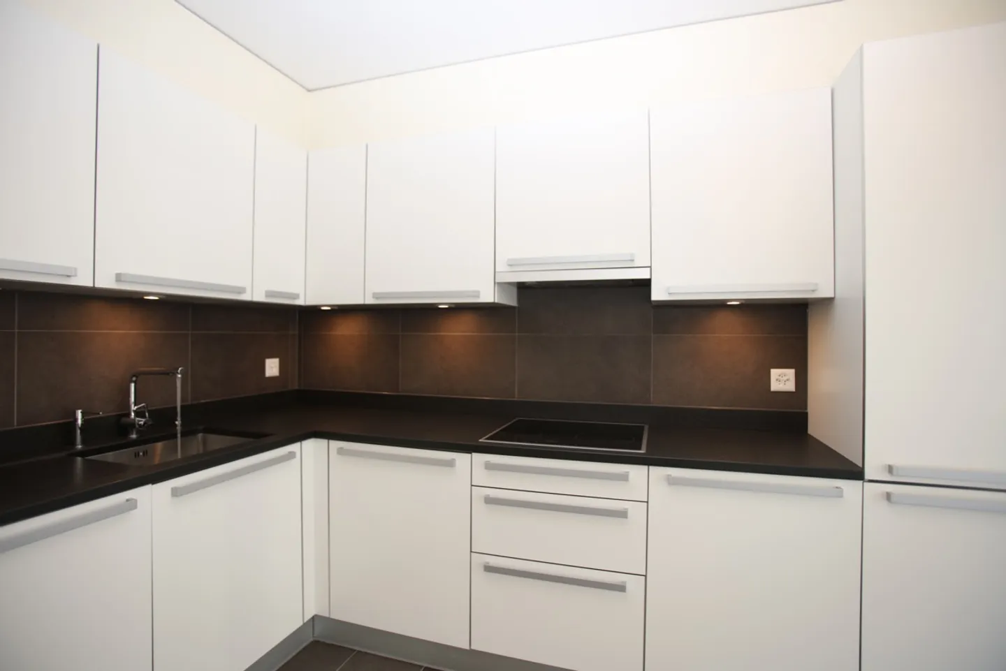 Appartamento in vendita - Foto 3 di 4