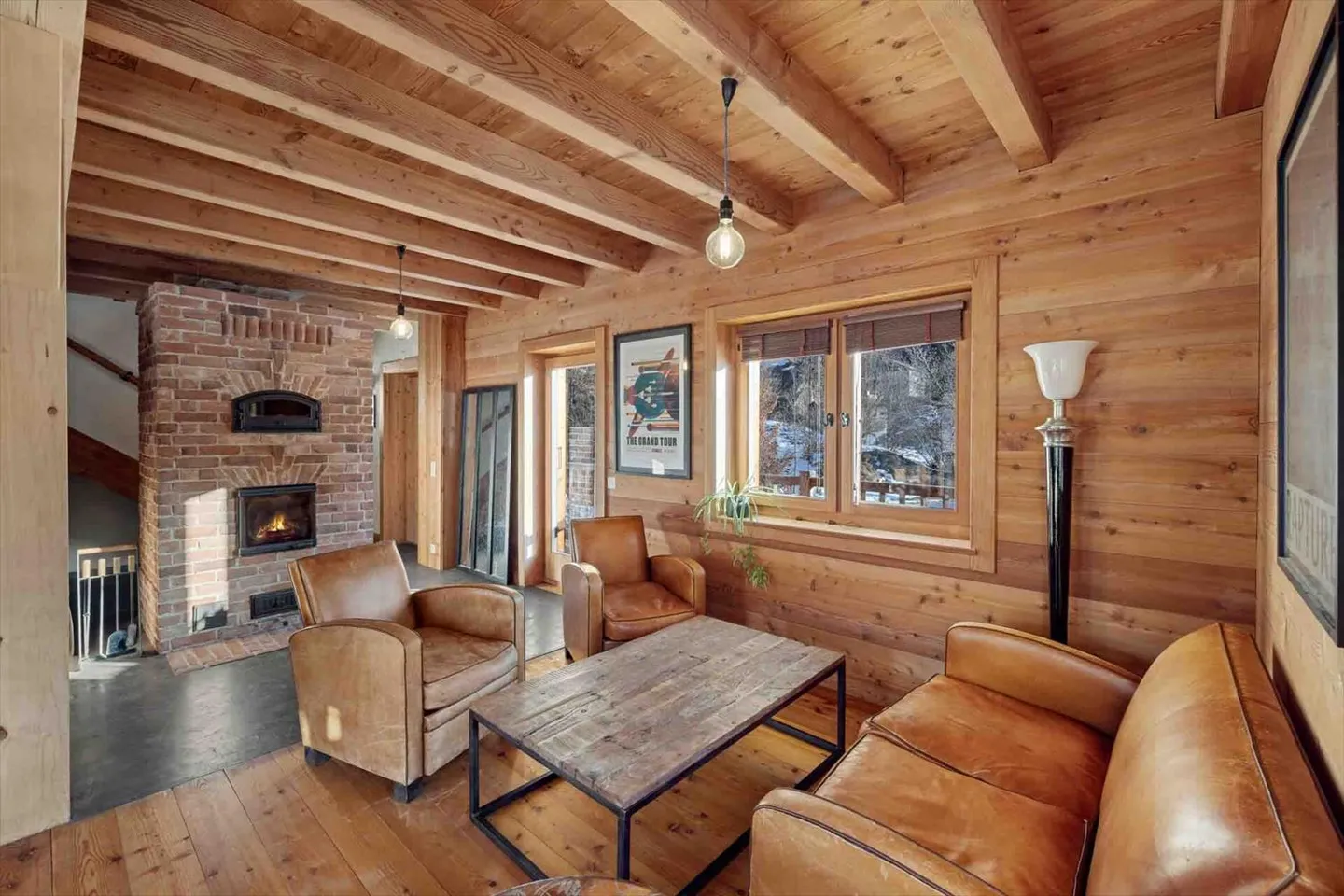 Ein außergewöhnliches Chalet in einer Zweitwohnung, das für ausländische Käufer zugänglich ist, nur wenige Schritte vom Zentrum des Dorfes Evolène entfernt. - Foto 4 von 13