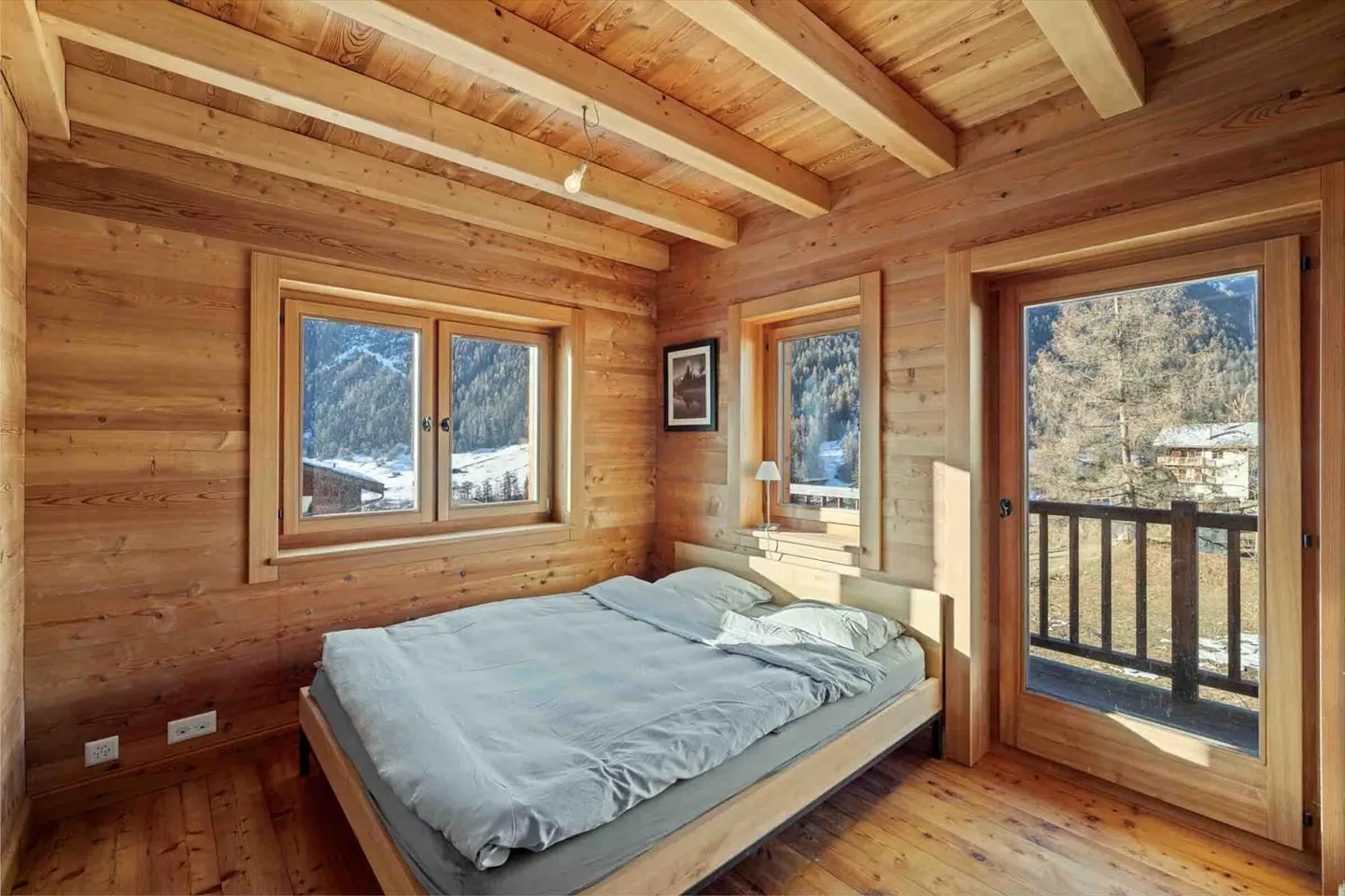 Ein außergewöhnliches Chalet in einer Zweitwohnung, das für ausländische Käufer zugänglich ist, nur wenige Schritte vom Zentrum des Dorfes Evolène entfernt. - Foto 12 von 13