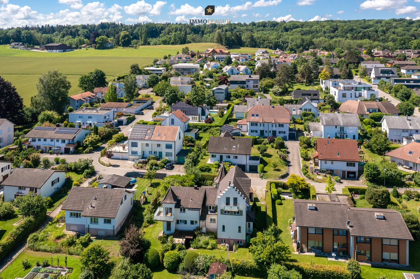 Living happiness in the best quiet location. - Photo 2 of 5