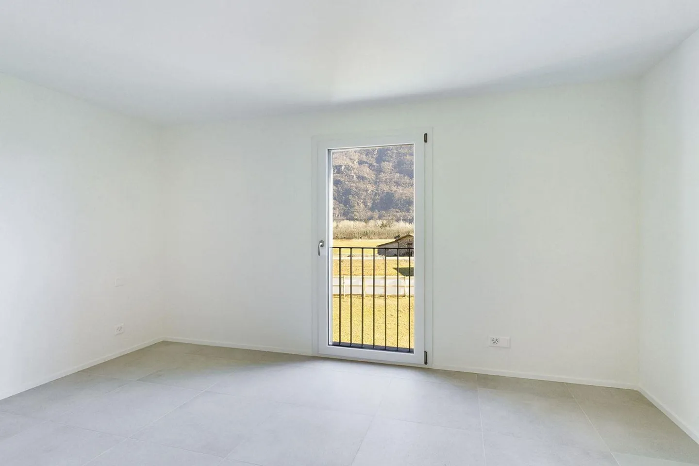 Modern apartment immersed in nature with splendid terrace - ... - Photo 9 of 14