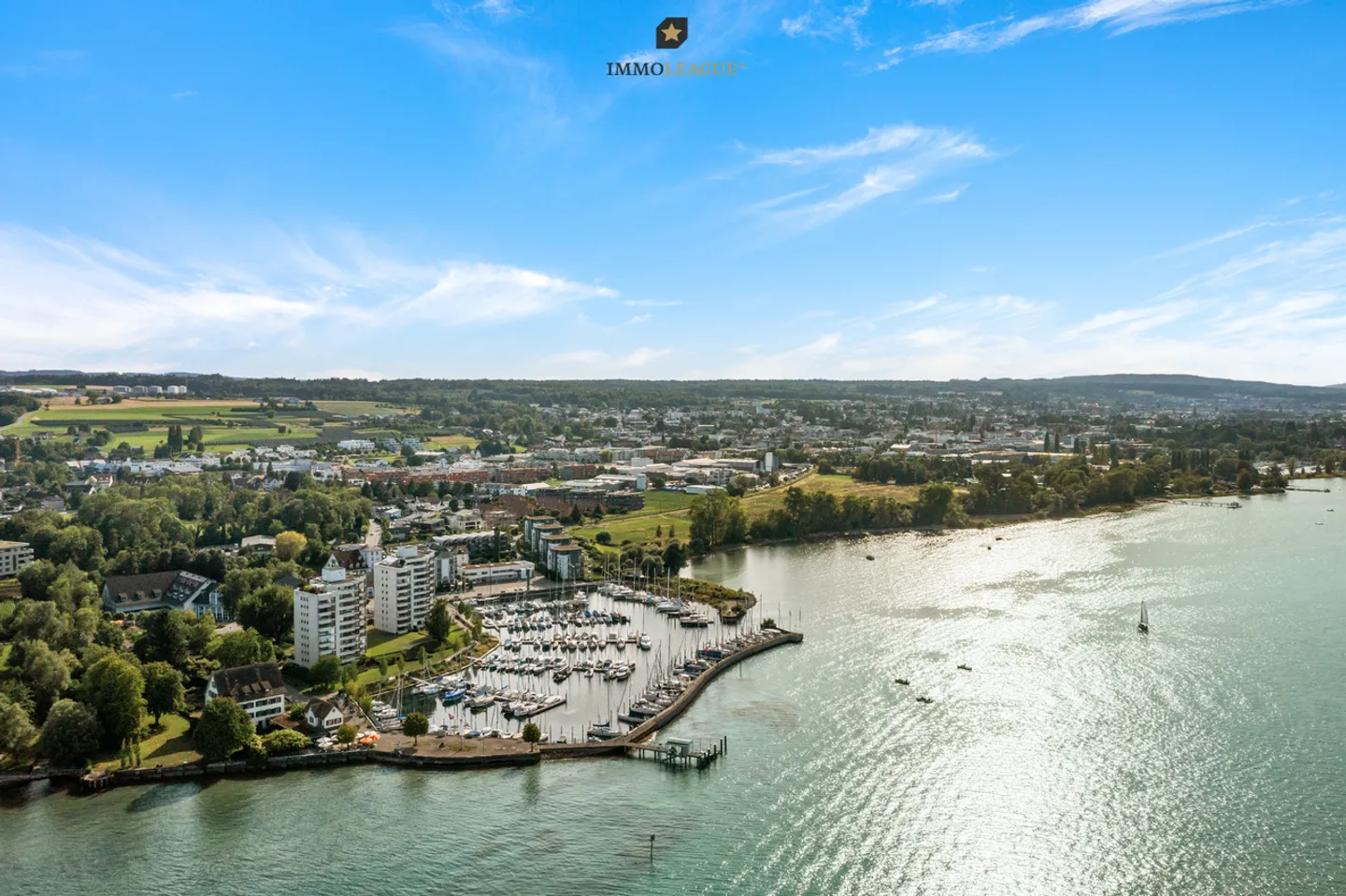 Living happiness in the best quiet location. - Photo 3 of 5