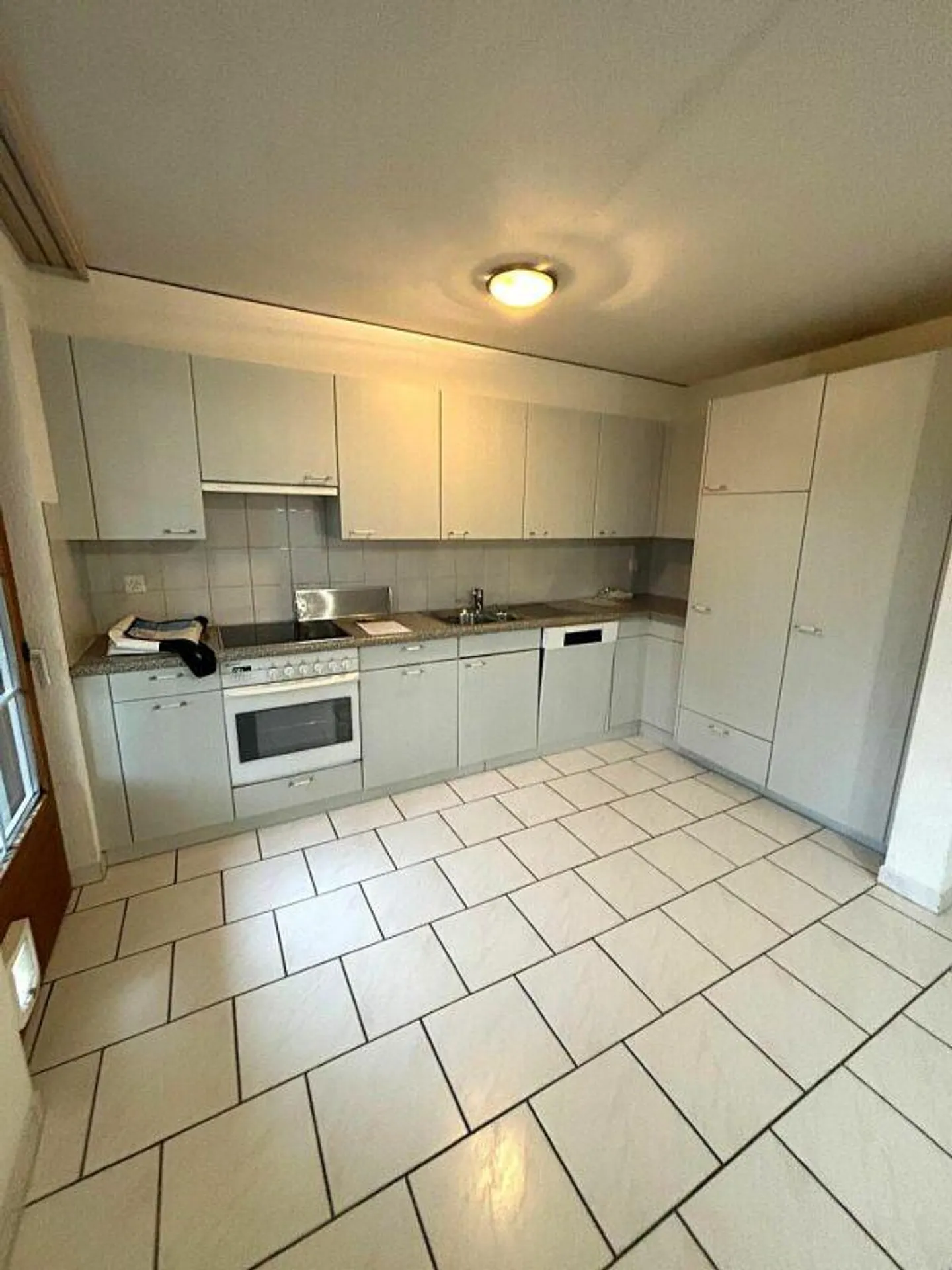 Gemütliche 2.5-Zi Wohnung mit Sitzplatz - Foto 4 von 10