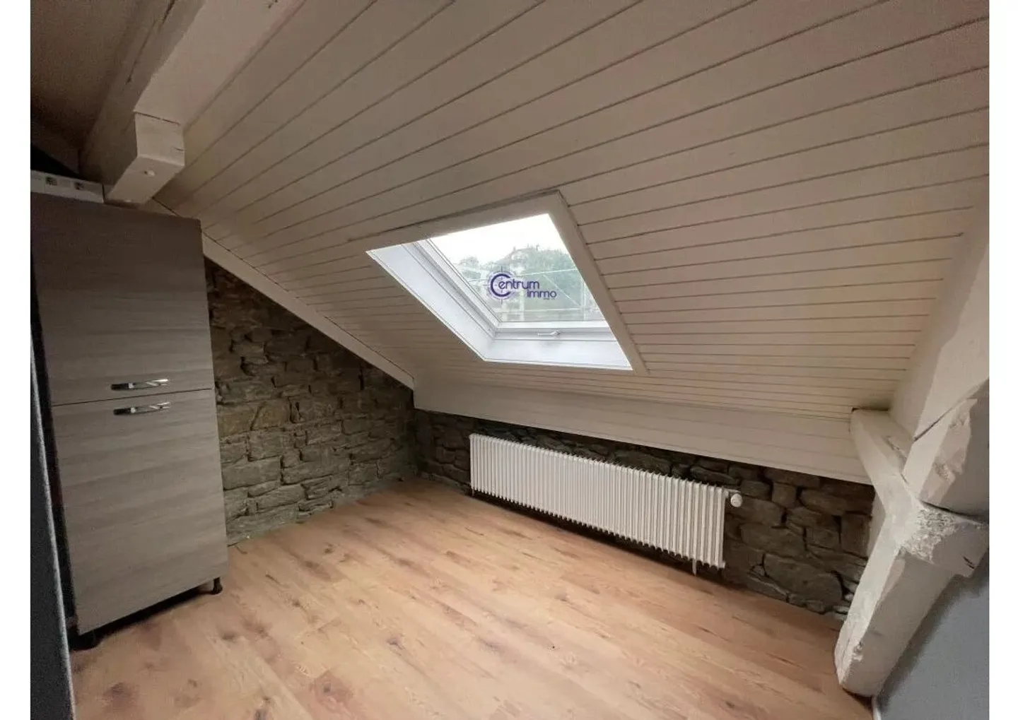 Fully renovated building - Photo 10 of 13