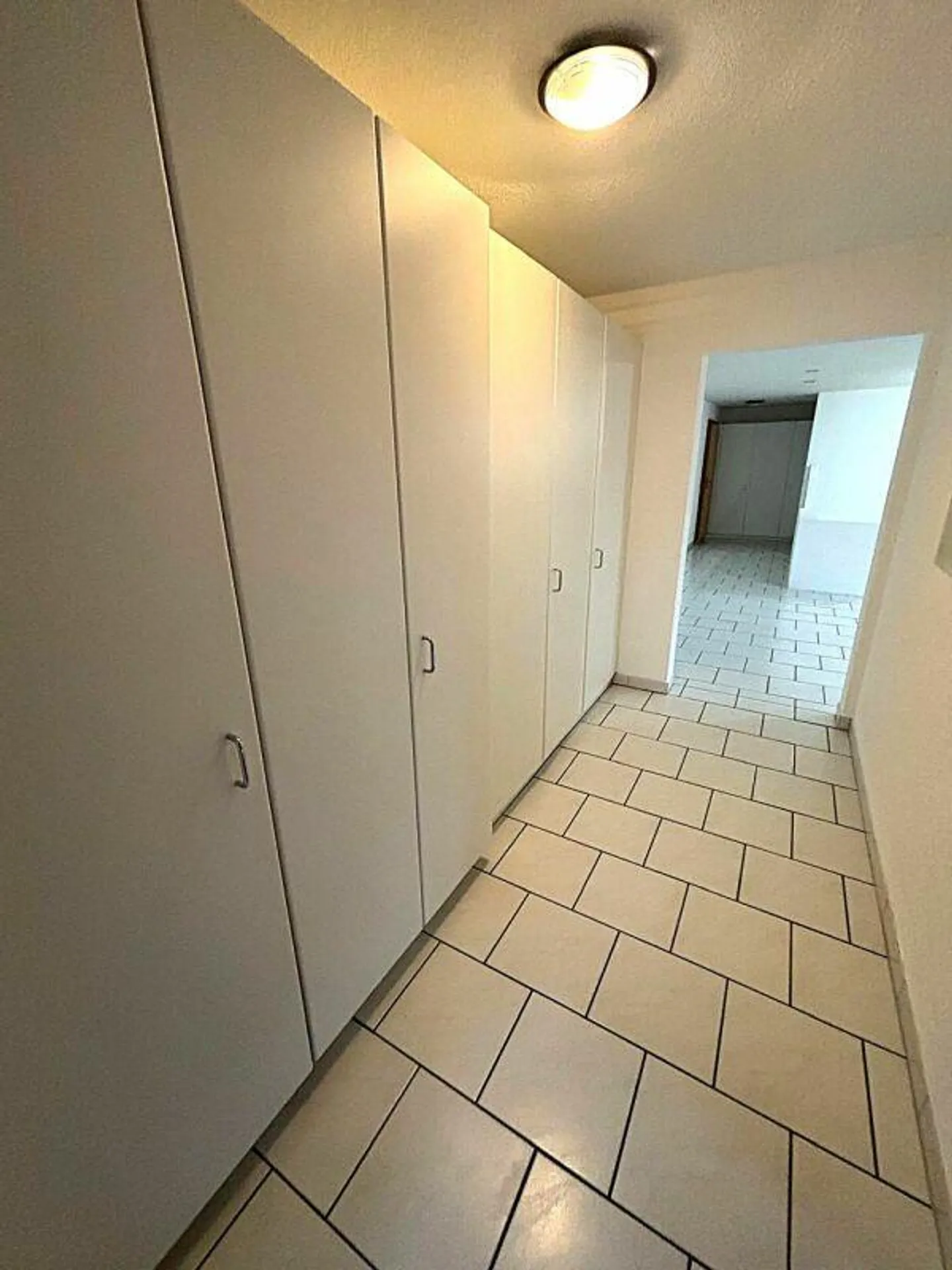 Gemütliche 2.5-Zi Wohnung mit Sitzplatz - Foto 6 von 10