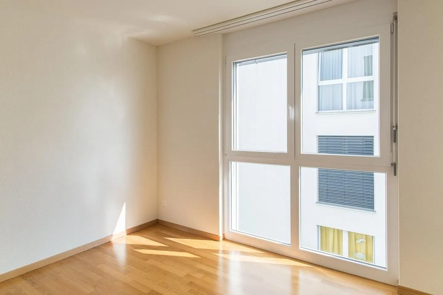 Modernes 3.5-Zimmer Apartment - Foto 4 von 8