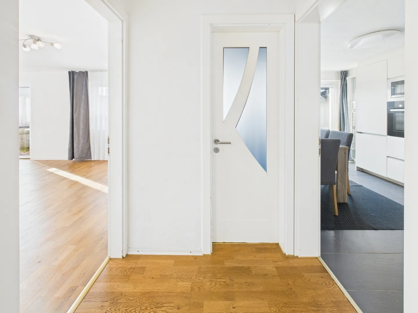 5.5-Zimmer Reiheneckhaus an beliebter Wohnlage - Volketswil  - Foto 3 von 15