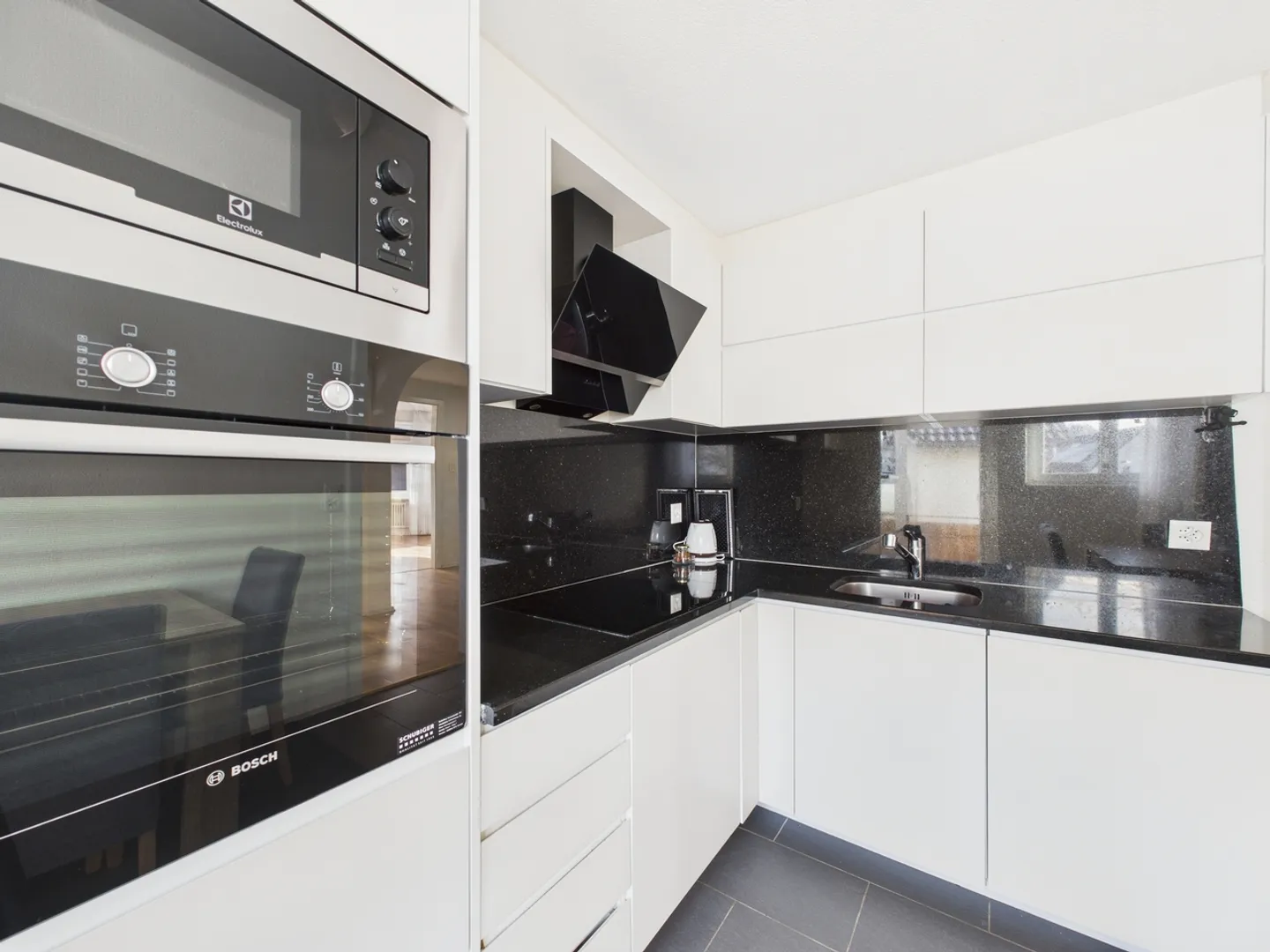 5.5-Zimmer Reiheneckhaus an beliebter Wohnlage - Volketswil  - Foto 4 von 15