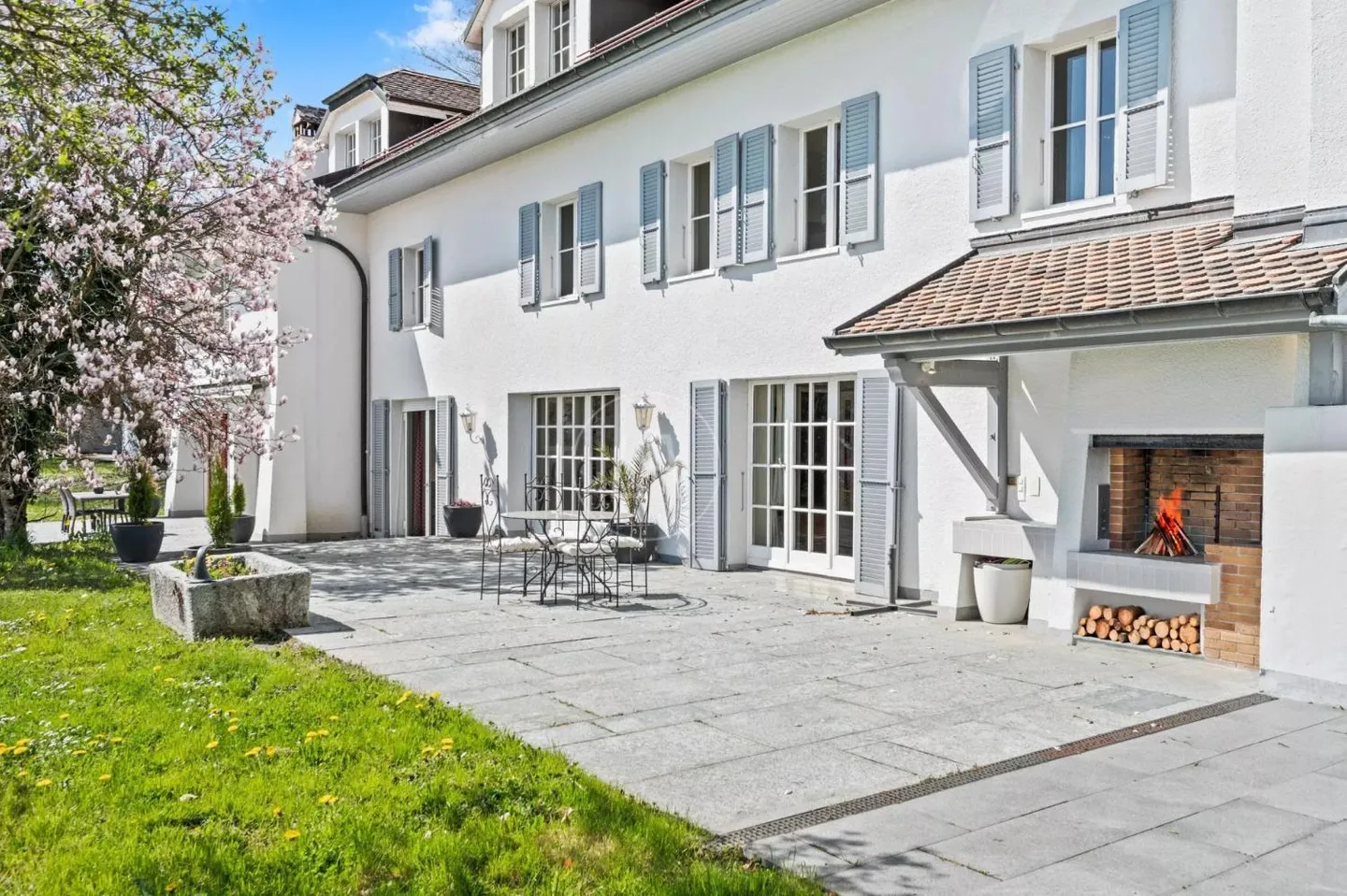Bella proprietà familiare con vista sul lago e tennis, vicino a Morges - Foto 2 di 13