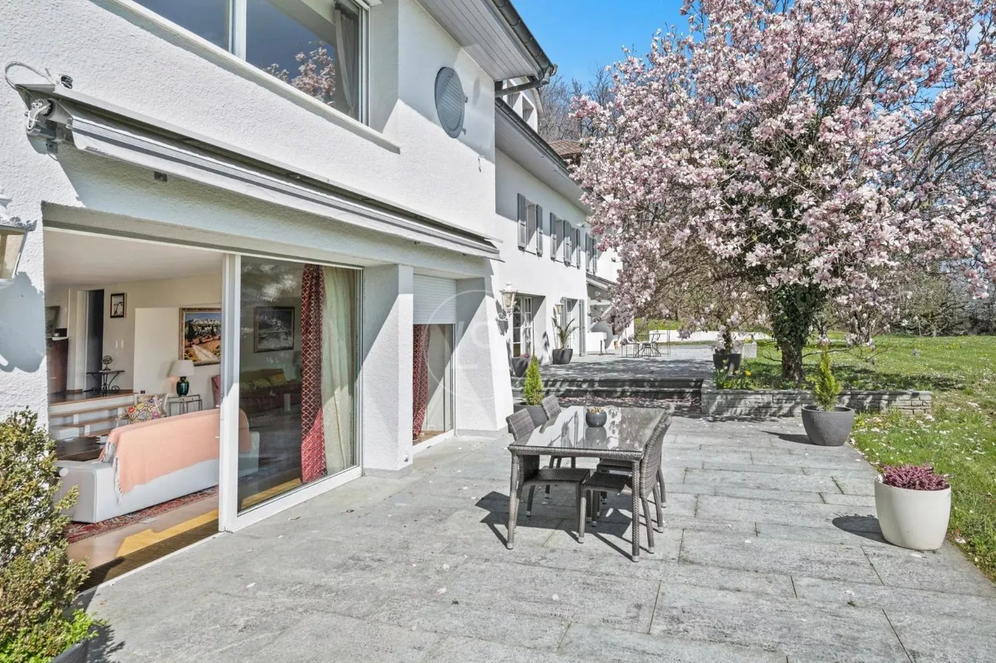 Bella proprietà familiare con vista sul lago e tennis, vicino a Morges - Foto 7 di 13