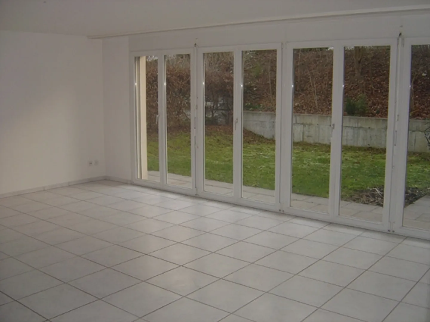 Beautiful 5.5 Maisonette Garden Apartment in Riehen - Photo 3 of 8