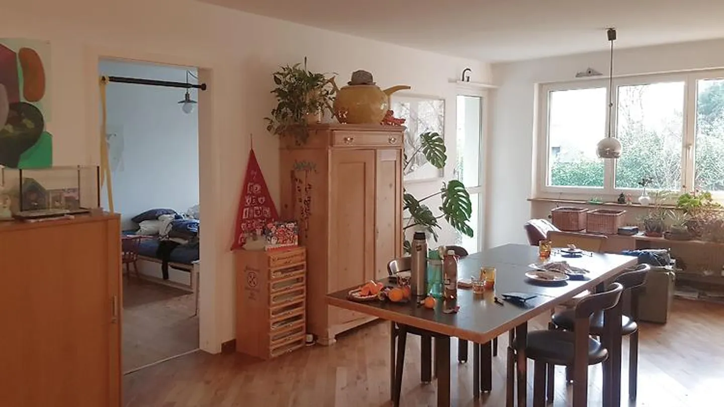 APPARTAMENTO DI 4 LOCALI A NIDAU (BE), ARREDATO, TEMPORANEO - Foto 2 di 10