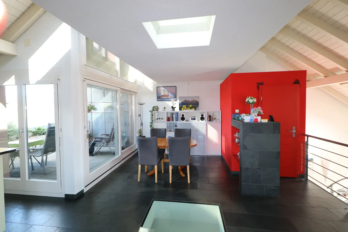 Duplex 5 1/2 pièces avec superbe terrasse sur le toit - Photo 3 sur 11